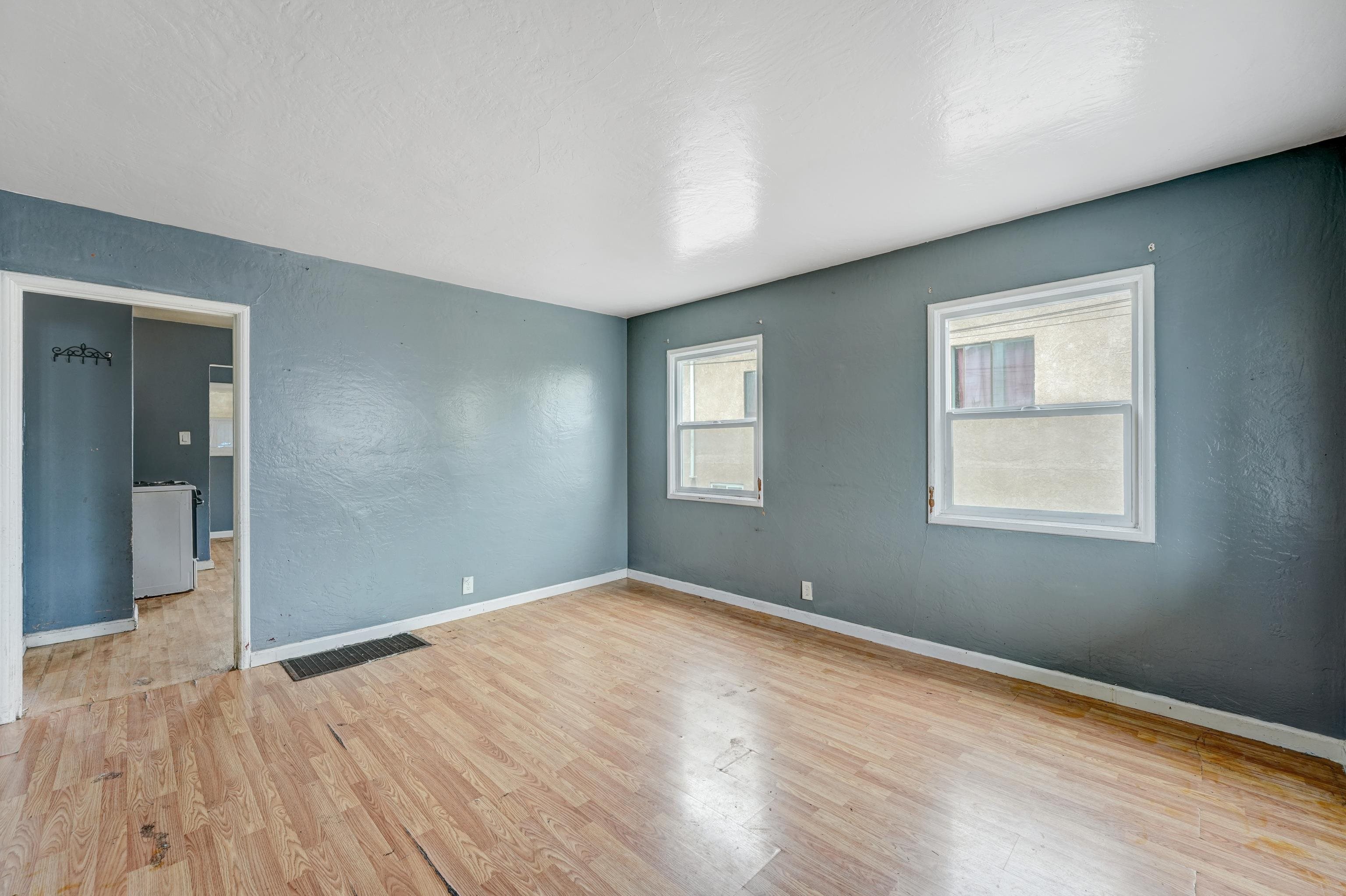 Detail Gallery Image 5 of 32 For 1355 91st Ave, Oakland,  CA 94603 - 2 Beds | 1 Baths
