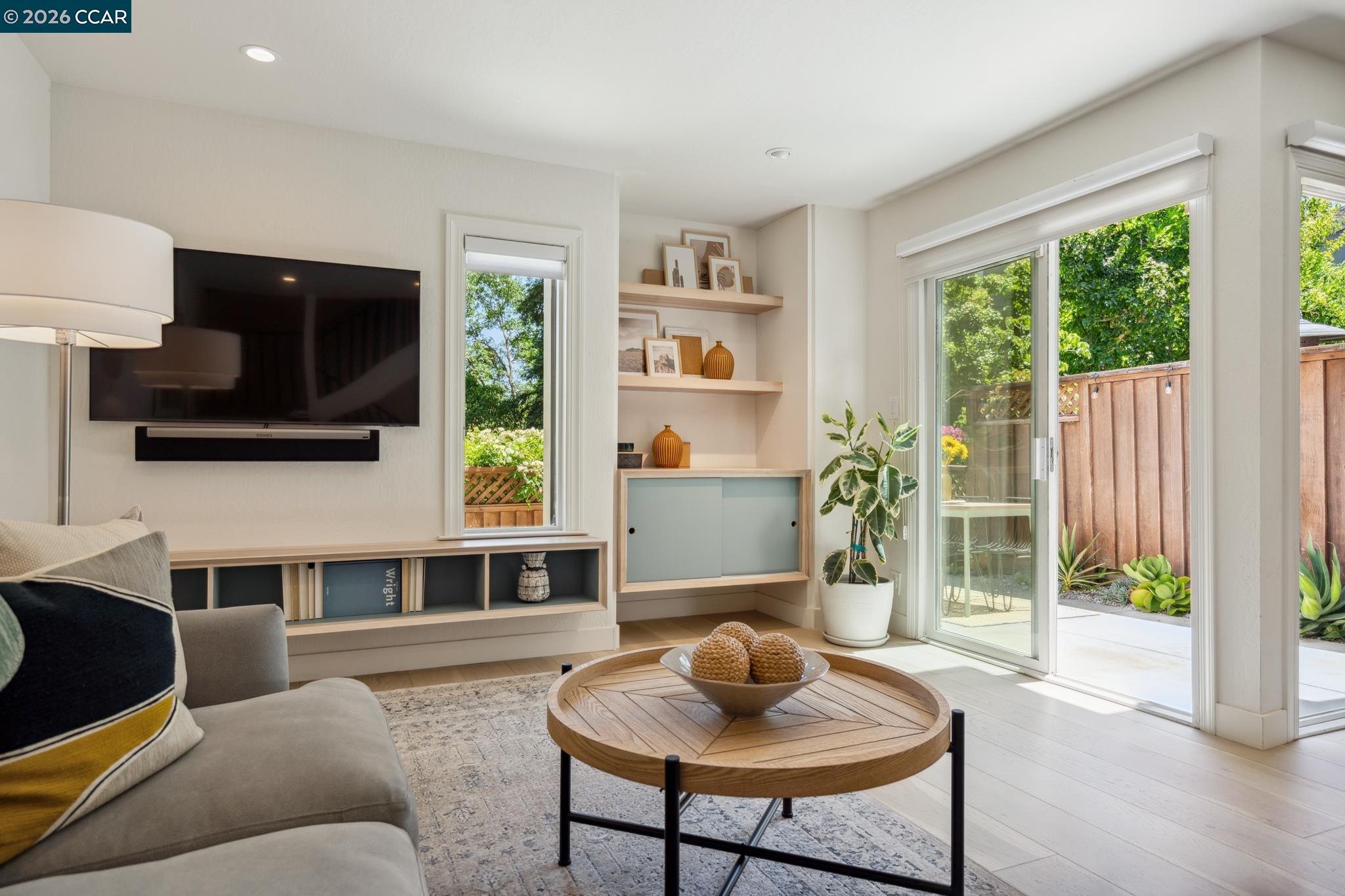 Front Image Thumbnail for CC41124286