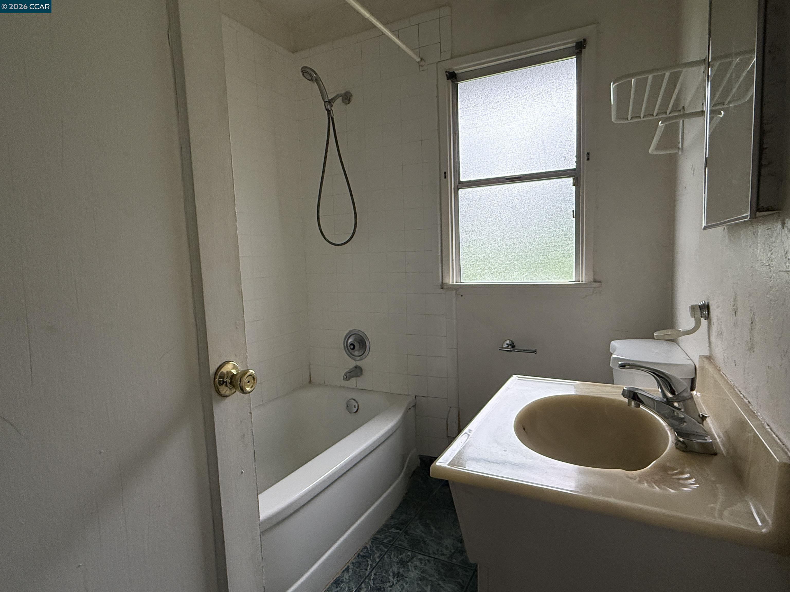 Detail Gallery Image 15 of 22 For 2310 Belmont Rd, Concord,  CA 94520 - 3 Beds | 1 Baths