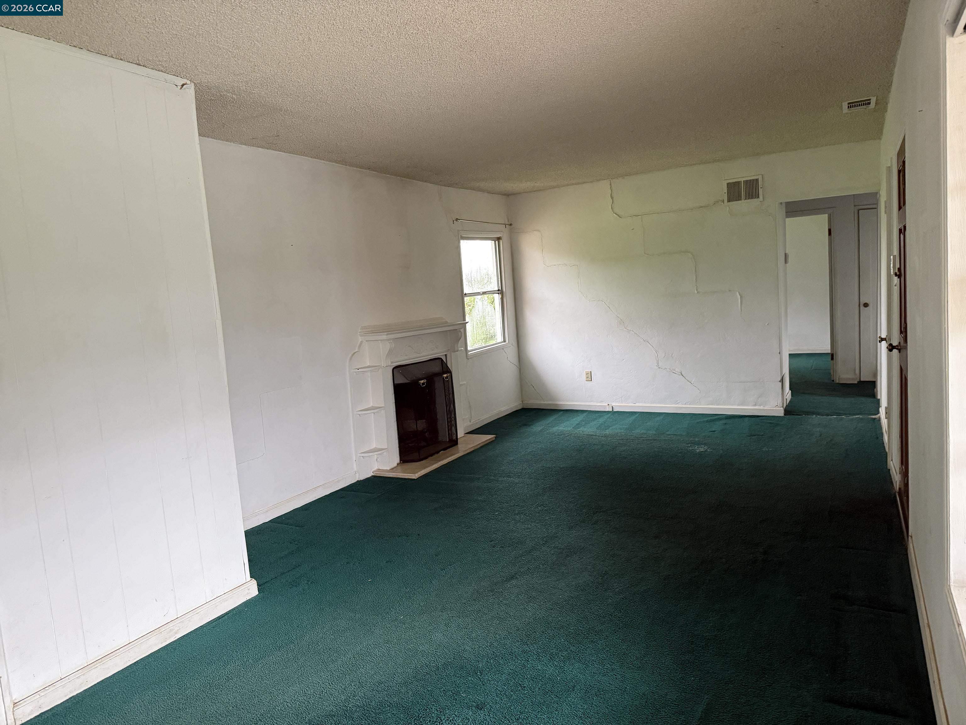 Detail Gallery Image 8 of 22 For 2310 Belmont Rd, Concord,  CA 94520 - 3 Beds | 1 Baths