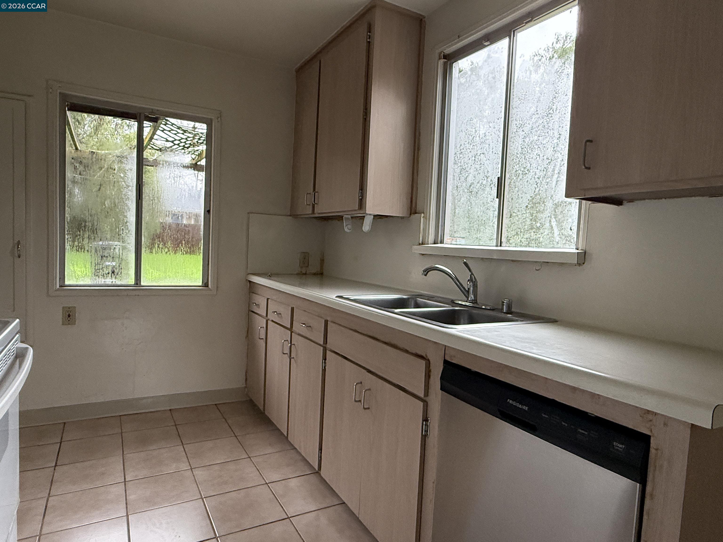 Detail Gallery Image 9 of 22 For 2310 Belmont Rd, Concord,  CA 94520 - 3 Beds | 1 Baths