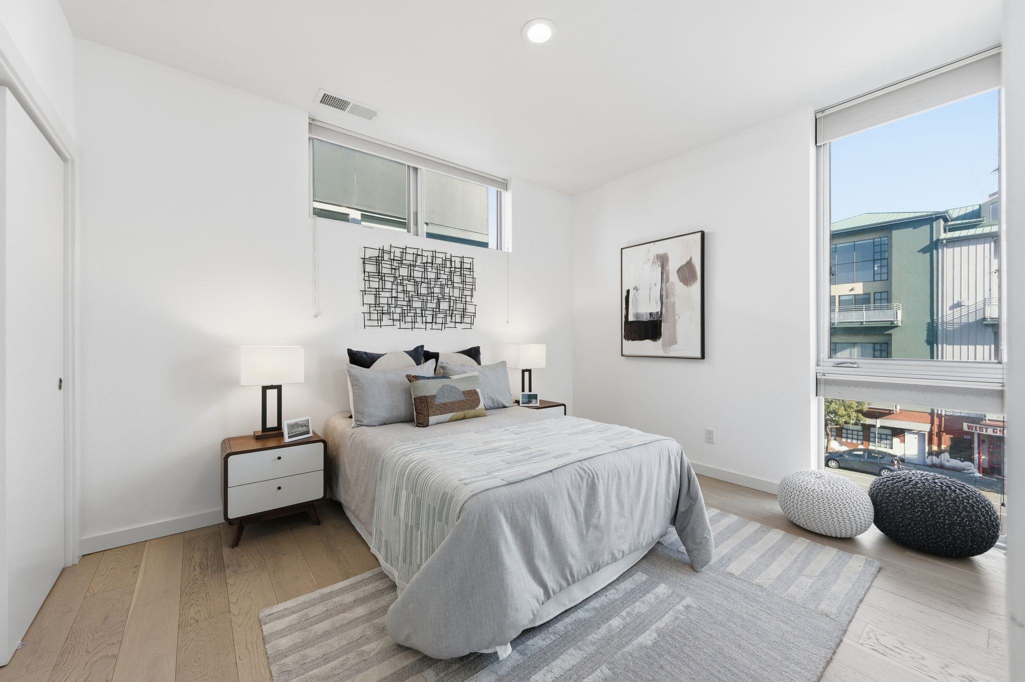 Detail Gallery Image 14 of 25 For 857 W Grand Ave, Oakland,  CA 94607 - 3 Beds | 2 Baths