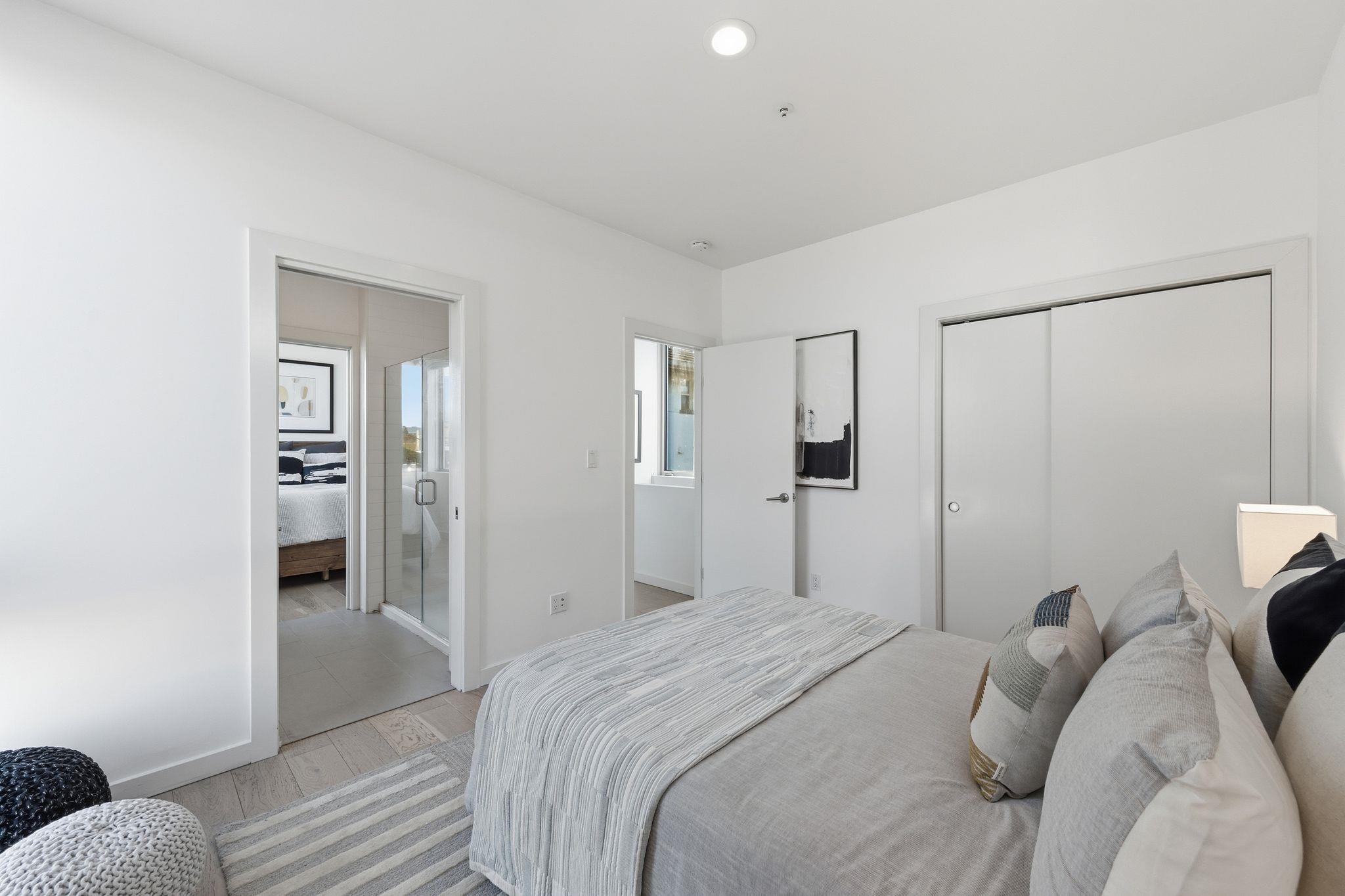 Detail Gallery Image 15 of 25 For 857 W Grand Ave, Oakland,  CA 94607 - 3 Beds | 2 Baths