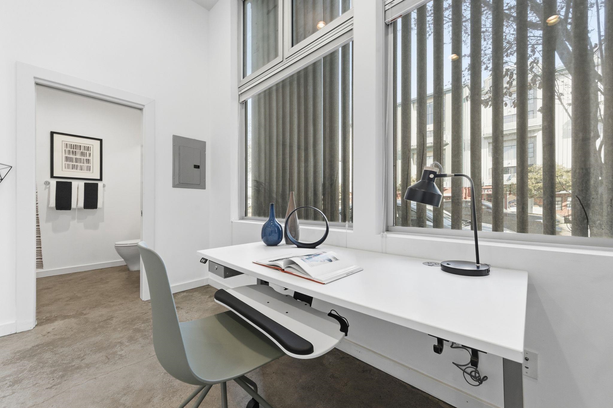 Detail Gallery Image 19 of 25 For 857 W Grand Ave, Oakland,  CA 94607 - 3 Beds | 2 Baths