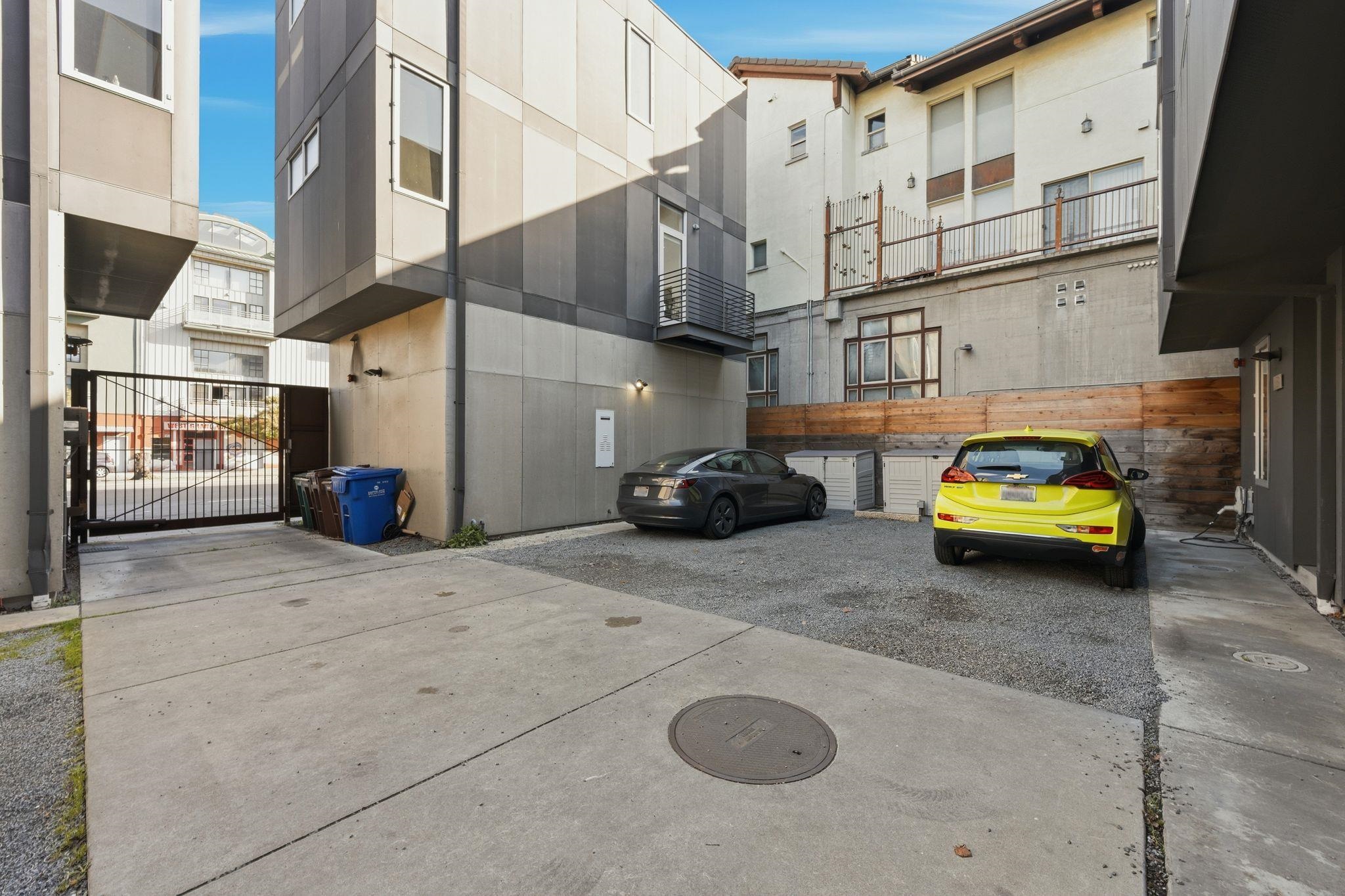 Detail Gallery Image 23 of 25 For 857 W Grand Ave, Oakland,  CA 94607 - 3 Beds | 2 Baths