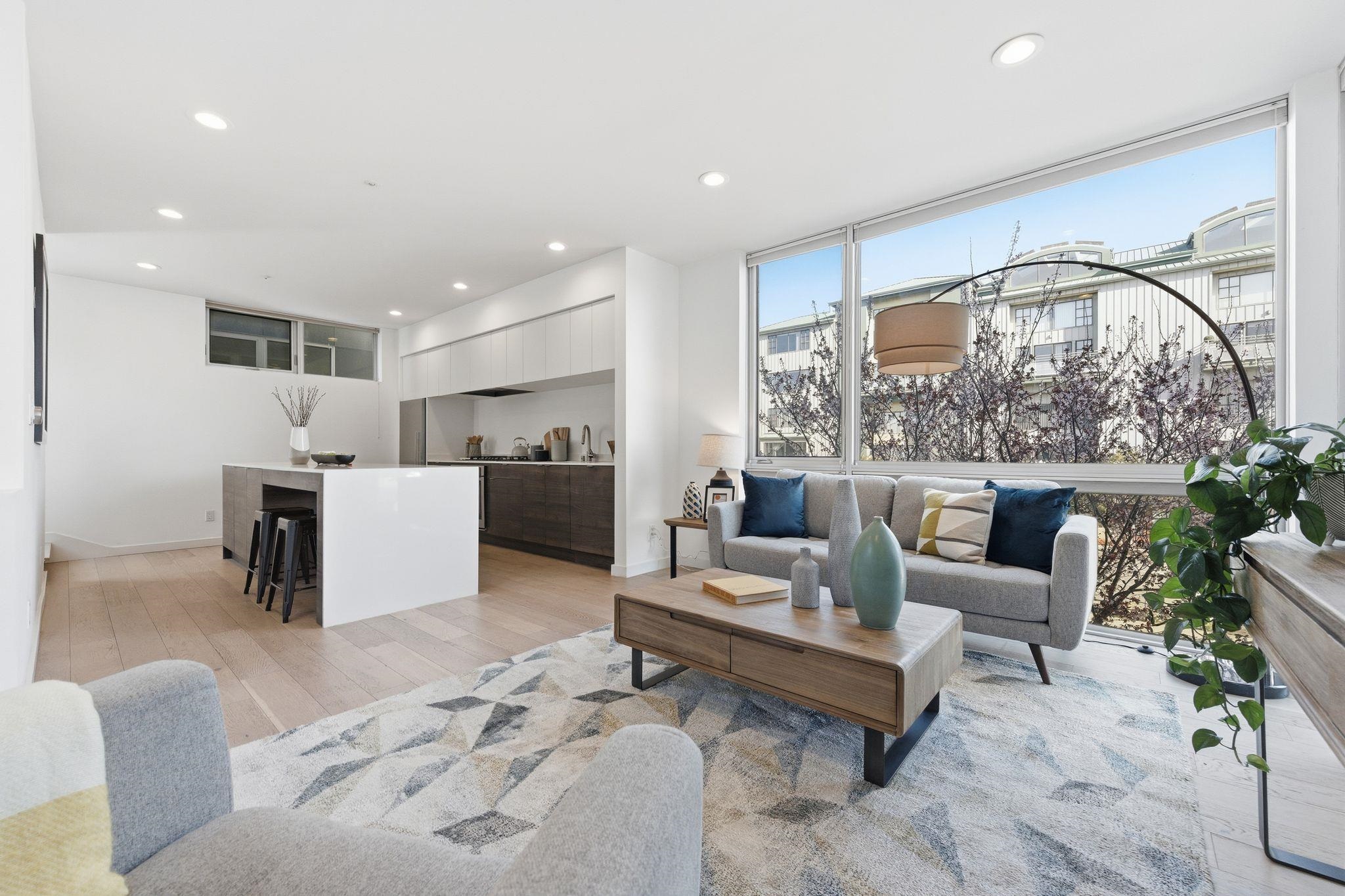 Detail Gallery Image 4 of 25 For 857 W Grand Ave, Oakland,  CA 94607 - 3 Beds | 2 Baths