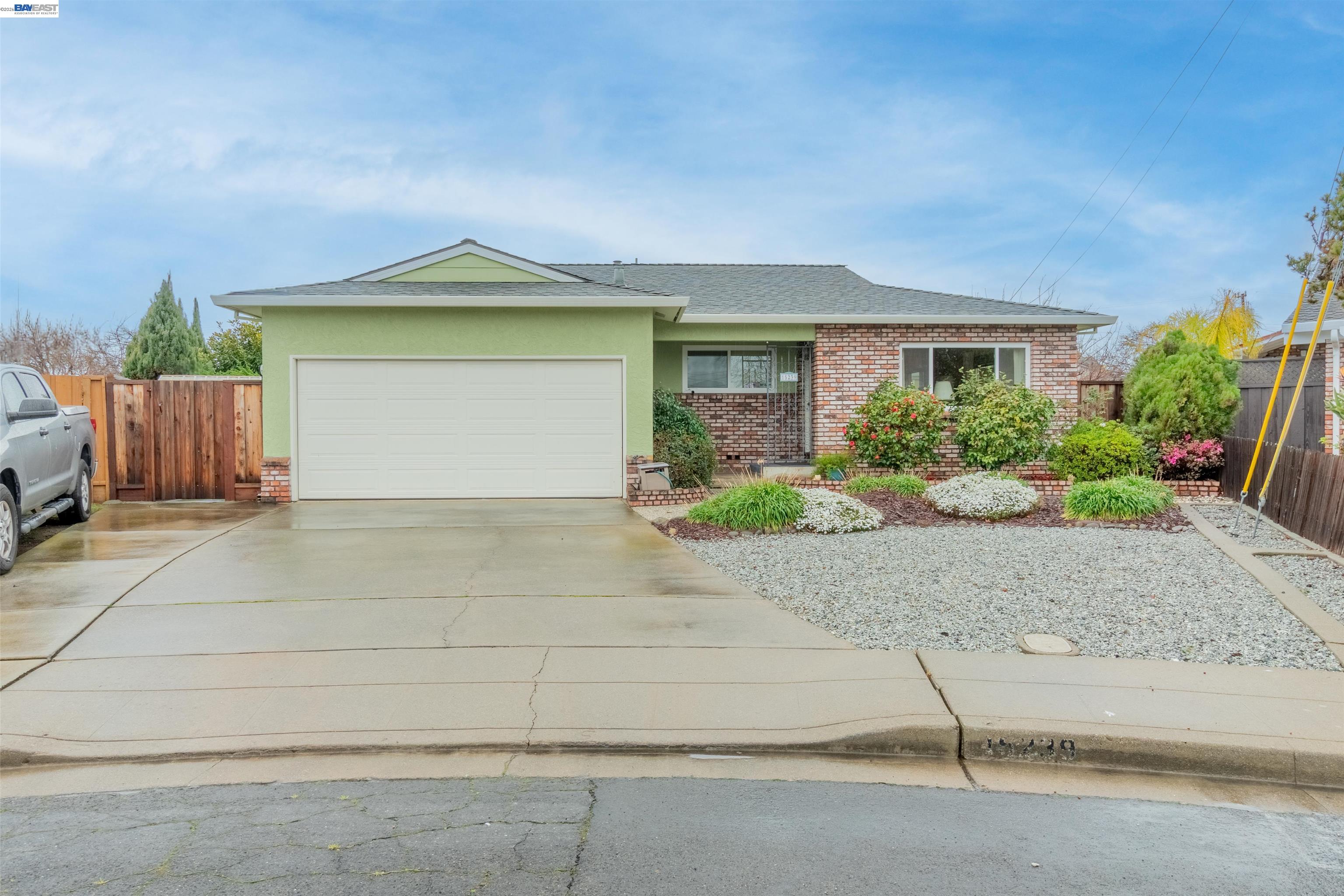 Front Image Thumbnail for BE41124302