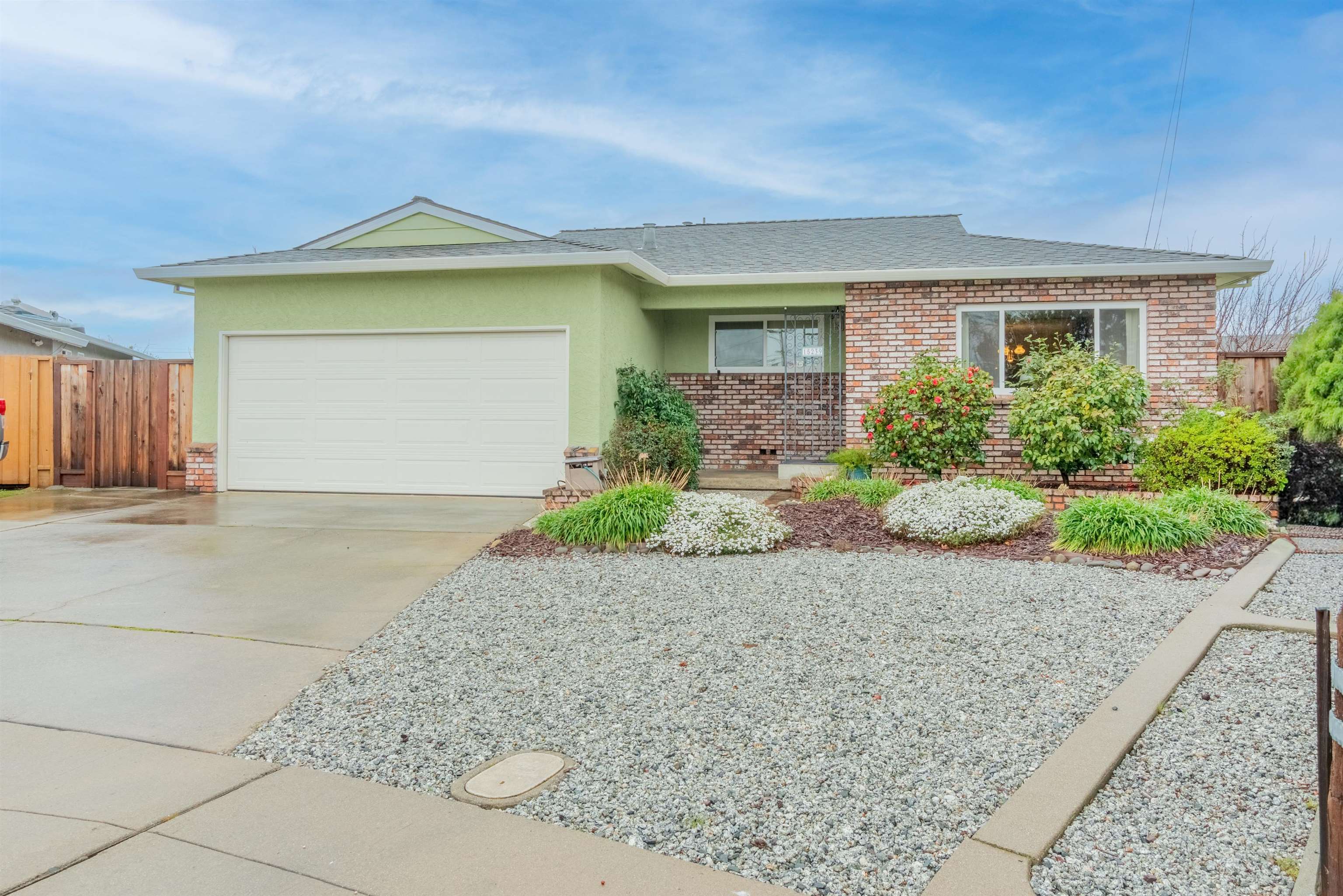 Detail Gallery Image 3 of 28 For 15239 Laverne Ct, San Leandro,  CA 94579 - 3 Beds | 2 Baths