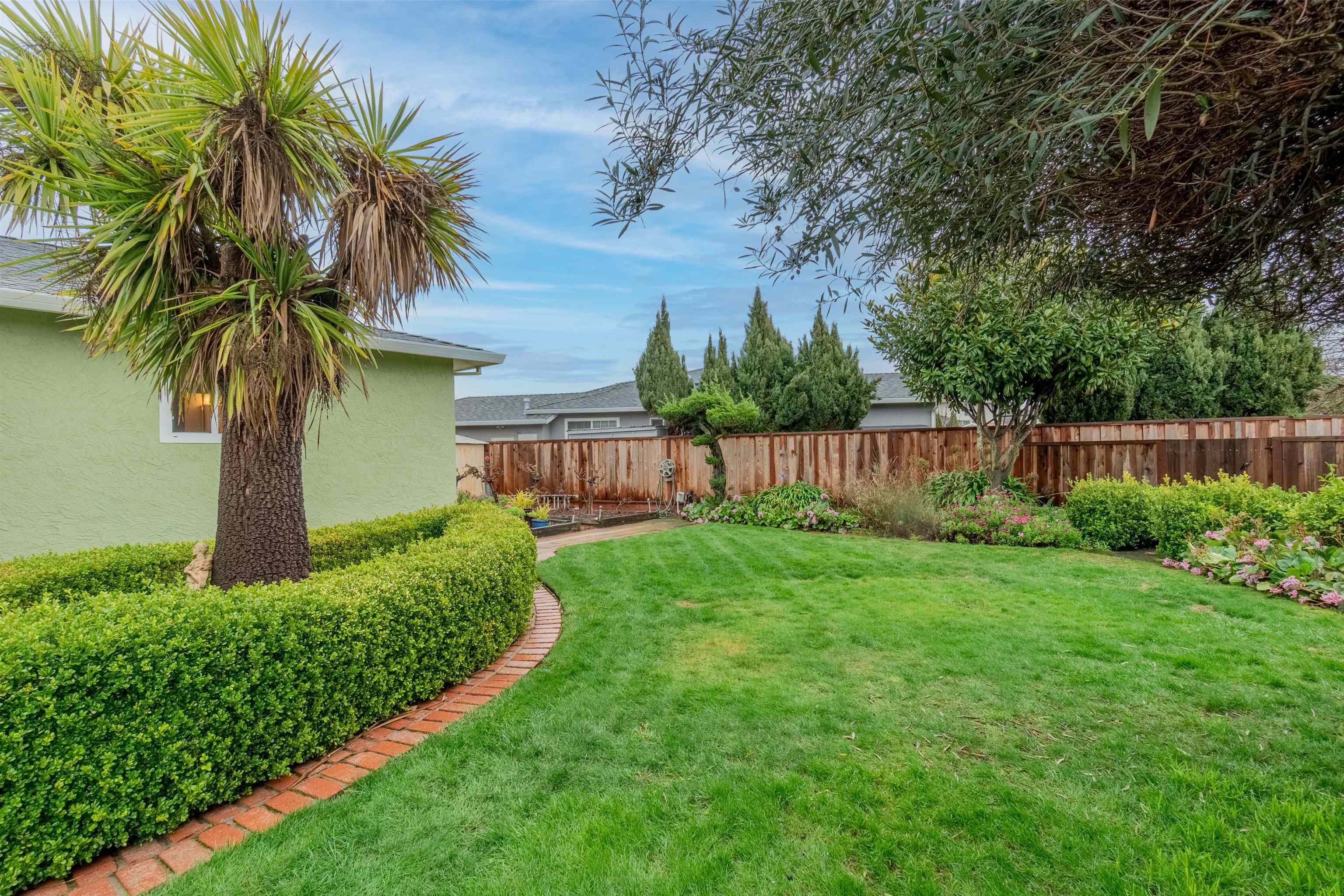 Detail Gallery Image 23 of 28 For 15239 Laverne Ct, San Leandro,  CA 94579 - 3 Beds | 2 Baths