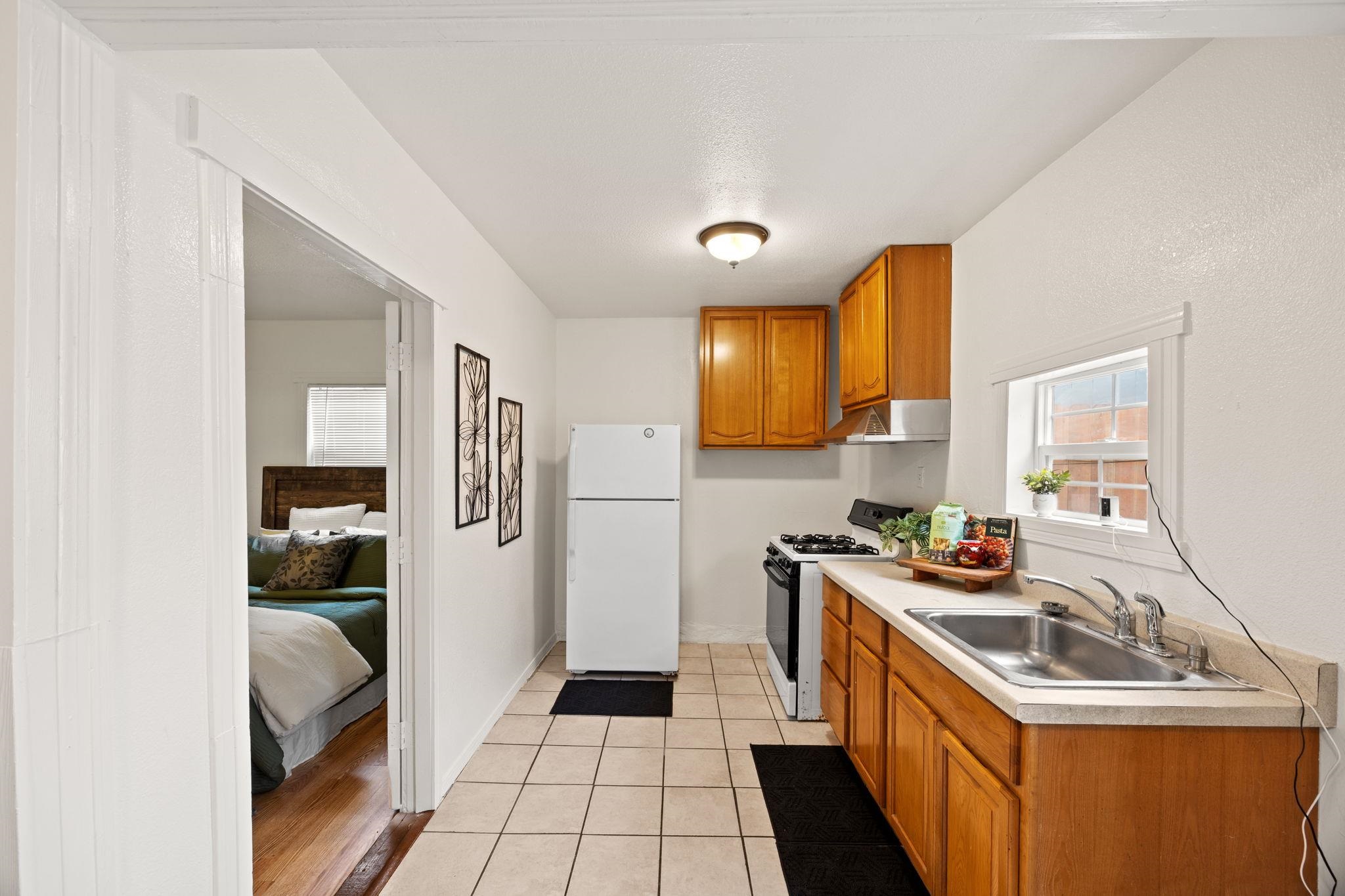 Detail Gallery Image 18 of 28 For 1742 28th Ave, Oakland,  CA 94601 - 3 Beds | 1 Baths