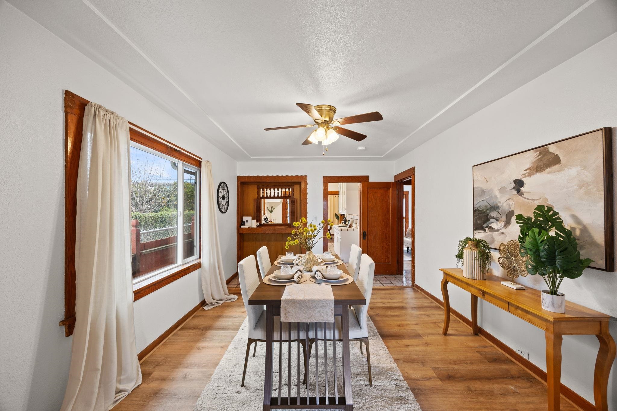 Detail Gallery Image 6 of 28 For 1742 28th Ave, Oakland,  CA 94601 - 3 Beds | 1 Baths