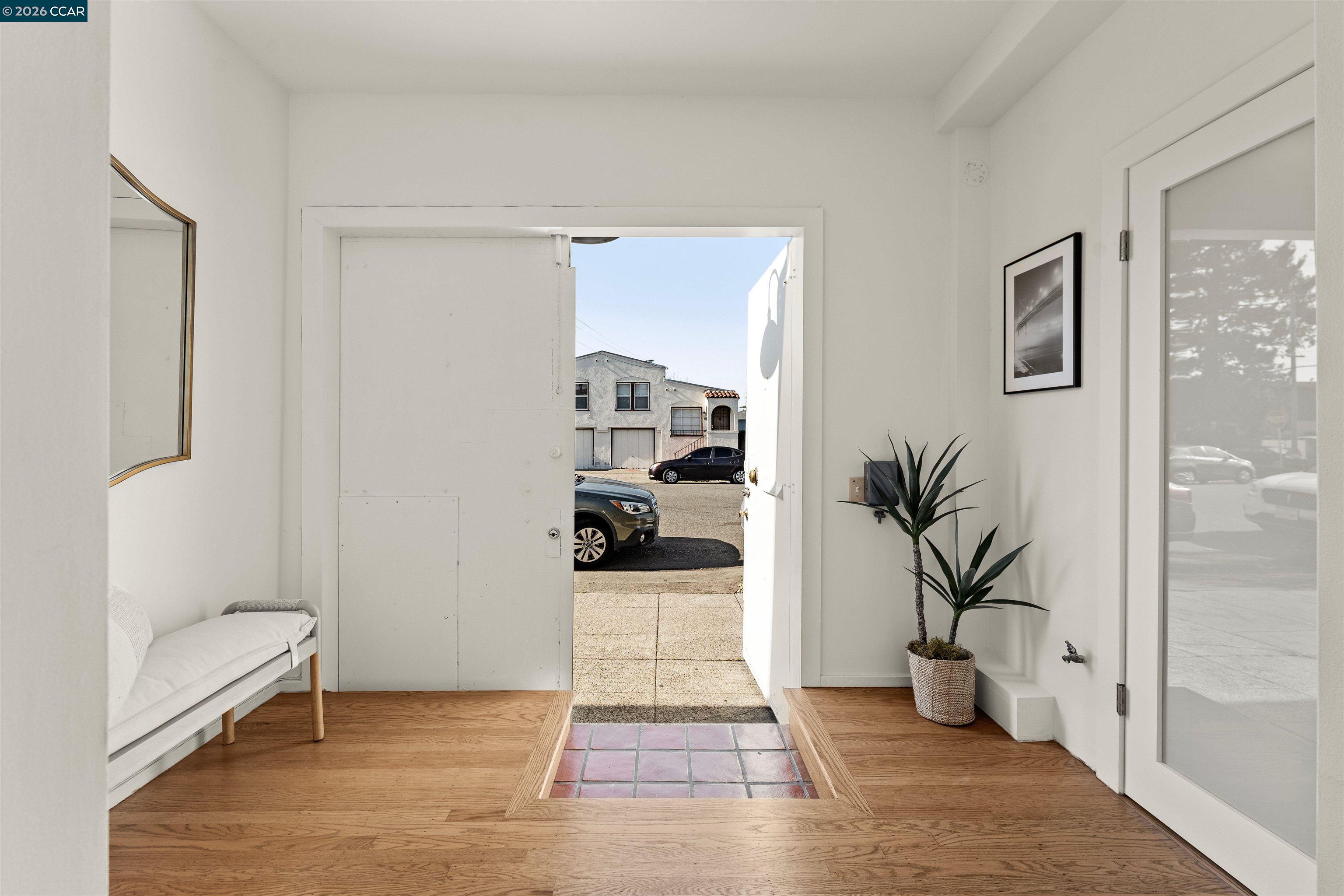 Detail Gallery Image 4 of 52 For 2341 9th Street, Berkeley,  CA 94710 - 1 Beds | 1 Baths