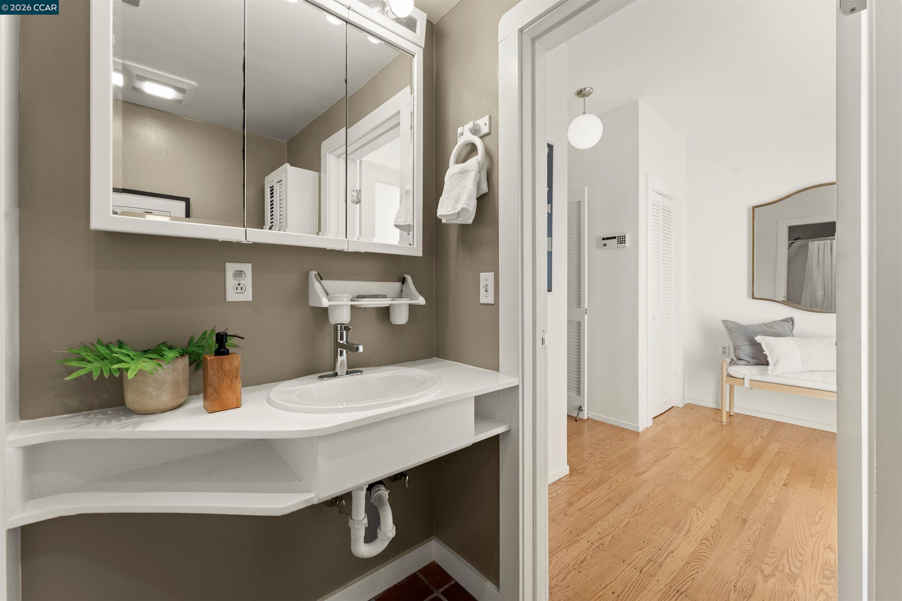 Detail Gallery Image 34 of 52 For 2341 9th Street, Berkeley,  CA 94710 - 1 Beds | 1 Baths