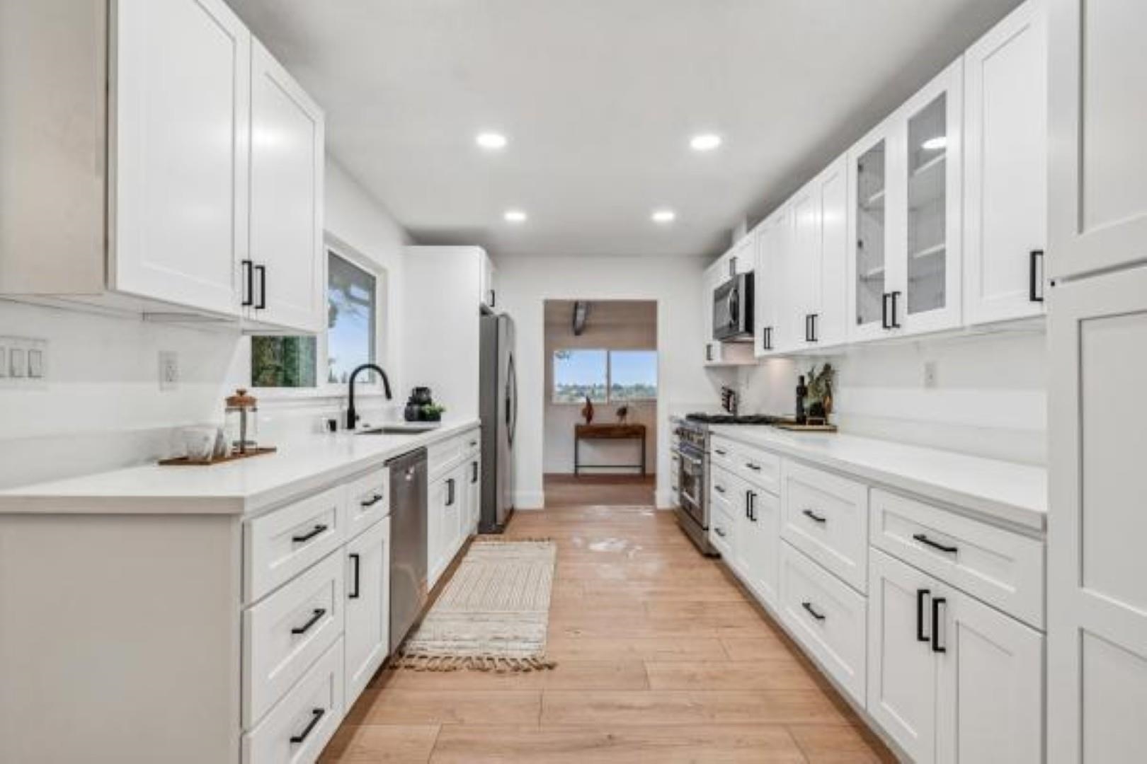 Detail Gallery Image 11 of 38 For 30951 Faircliff St, Hayward,  CA 94544 - 3 Beds | 2 Baths