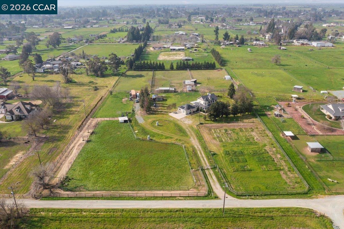 Detail Gallery Image 13 of 58 For 24685 N Fuhrman Road, Acampo,  CA 95220 - 3 Beds | 2/1 Baths