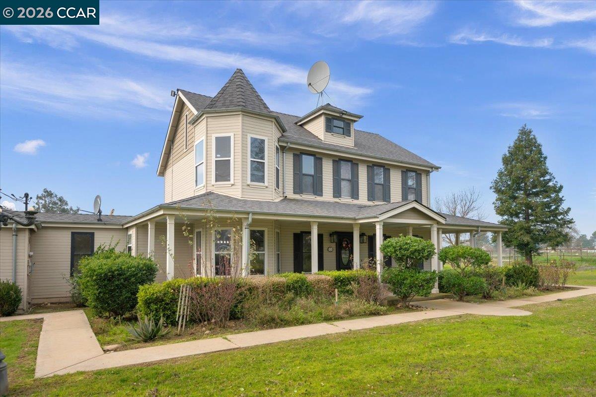 Detail Gallery Image 3 of 58 For 24685 N Fuhrman Road, Acampo,  CA 95220 - 3 Beds | 2/1 Baths