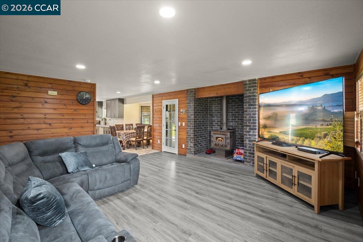 Detail Gallery Image 25 of 58 For 24685 N Fuhrman Road, Acampo,  CA 95220 - 3 Beds | 2/1 Baths