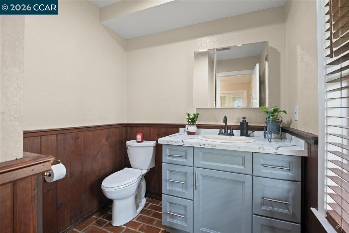 Detail Gallery Image 26 of 58 For 24685 N Fuhrman Road, Acampo,  CA 95220 - 3 Beds | 2/1 Baths