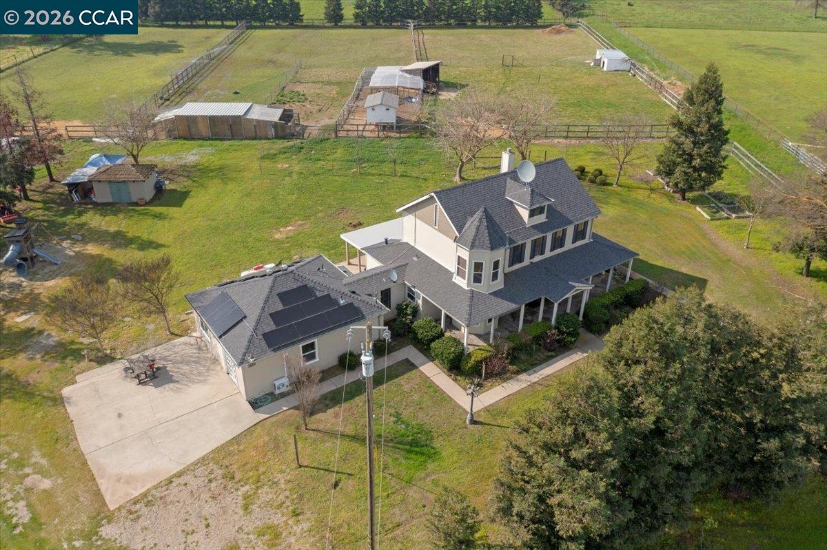 Detail Gallery Image 4 of 58 For 24685 N Fuhrman Road, Acampo,  CA 95220 - 3 Beds | 2/1 Baths