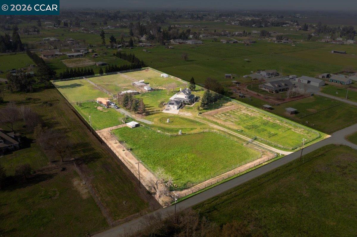 Detail Gallery Image 8 of 58 For 24685 N Fuhrman Road, Acampo,  CA 95220 - 3 Beds | 2/1 Baths