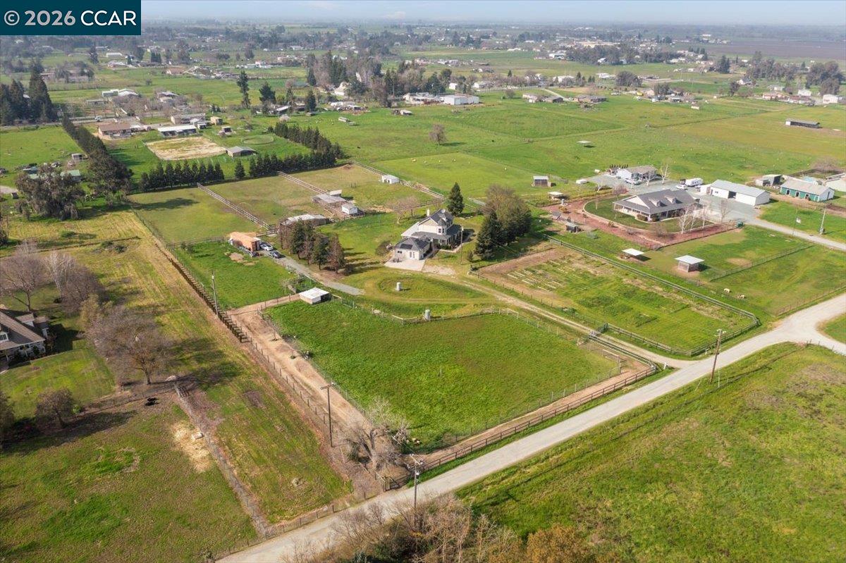 Detail Gallery Image 10 of 58 For 24685 N Fuhrman Road, Acampo,  CA 95220 - 3 Beds | 2/1 Baths