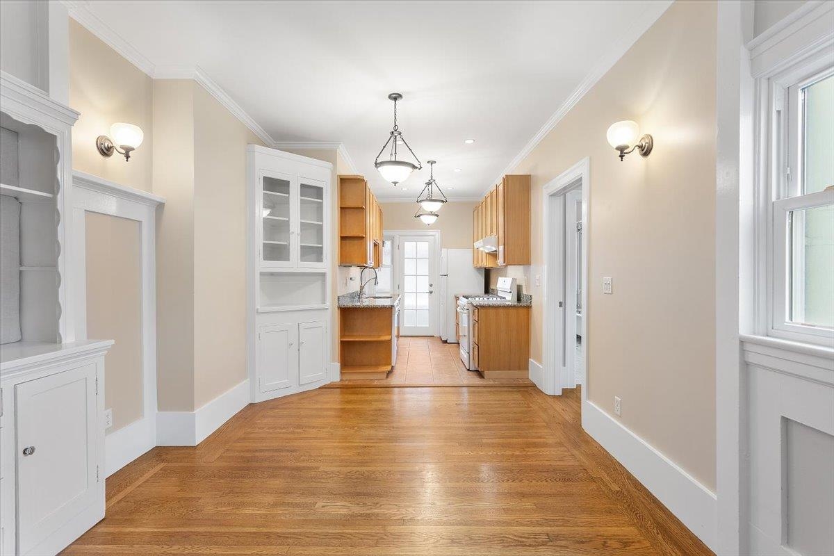 Detail Gallery Image 6 of 39 For 133 Echo Ave, Oakland,  CA 94611 - – Beds | – Baths