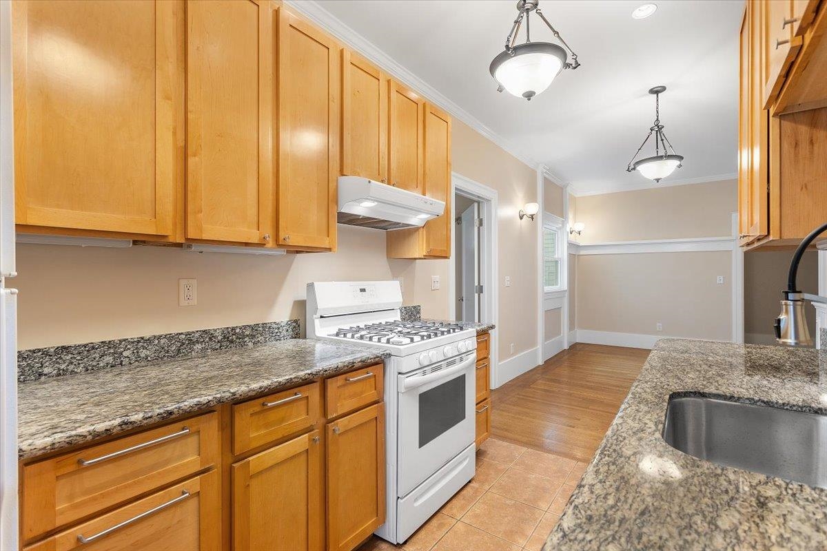 Detail Gallery Image 9 of 39 For 133 Echo Ave, Oakland,  CA 94611 - – Beds | – Baths