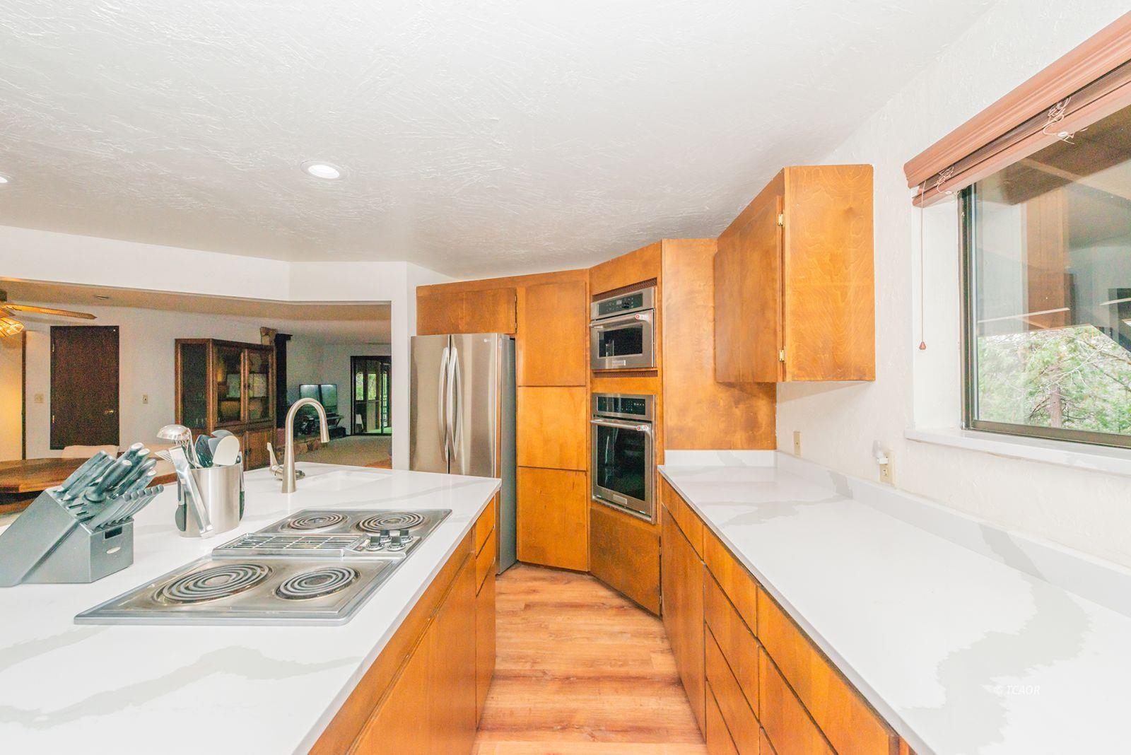 Detail Gallery Image 14 of 50 For 410 Lake Forest Dr., Trinity Center,  CA 96091 - 5 Beds | 2 Baths