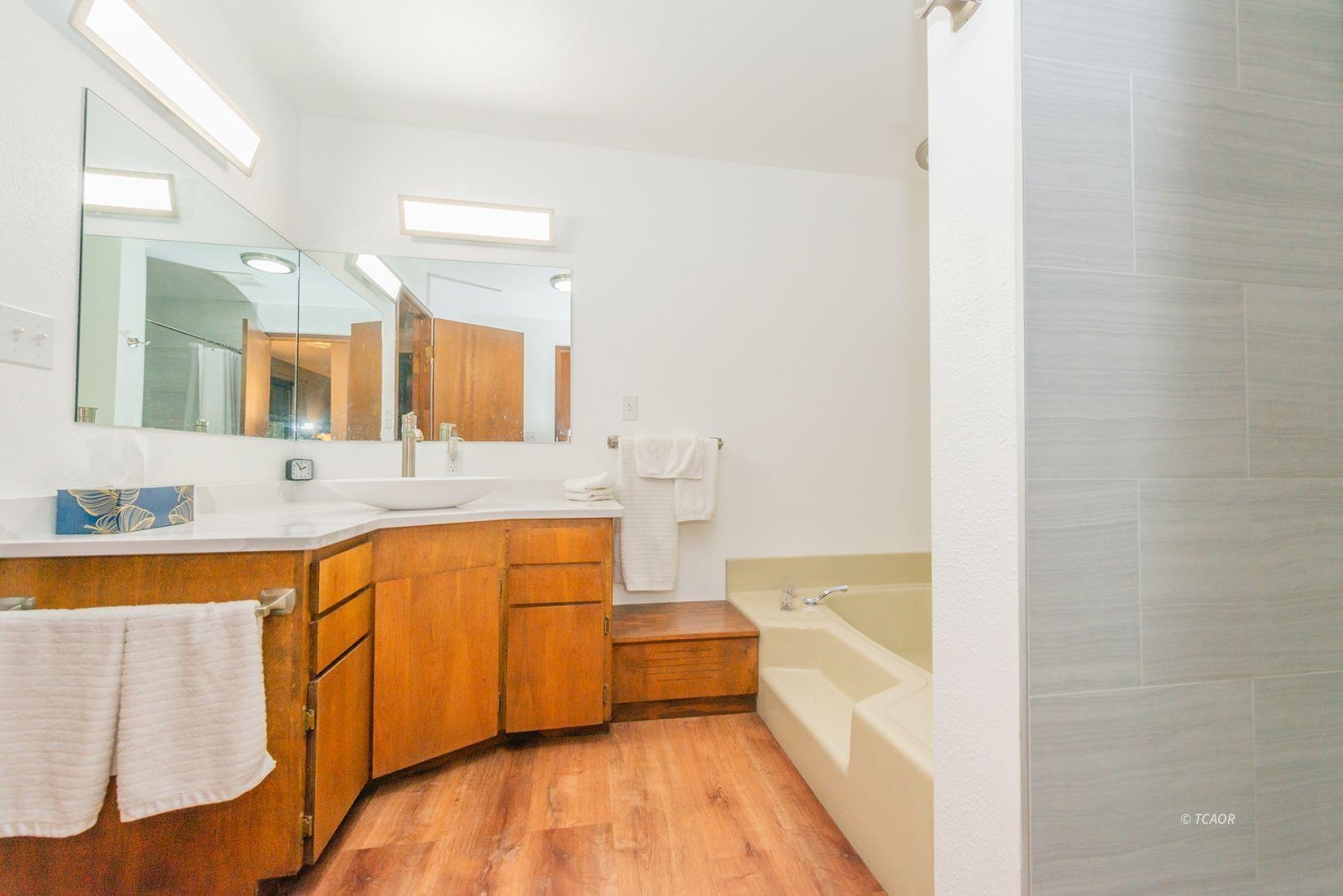 Detail Gallery Image 20 of 50 For 410 Lake Forest Dr., Trinity Center,  CA 96091 - 5 Beds | 2 Baths