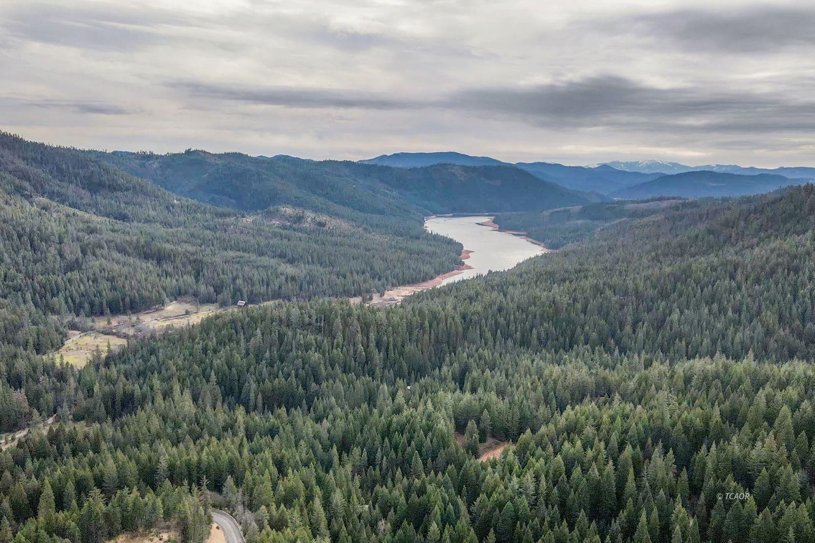 Detail Gallery Image 3 of 50 For 410 Lake Forest Dr., Trinity Center,  CA 96091 - 5 Beds | 2 Baths