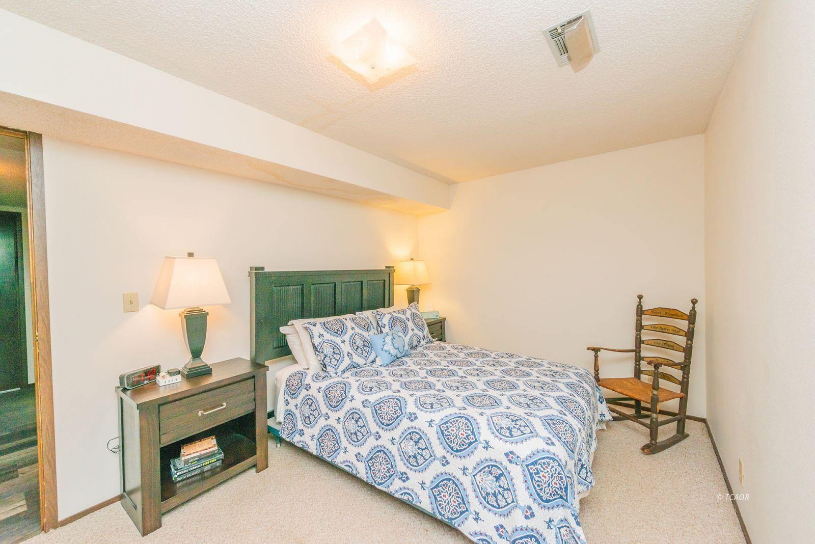 Detail Gallery Image 31 of 50 For 410 Lake Forest Dr., Trinity Center,  CA 96091 - 5 Beds | 2 Baths