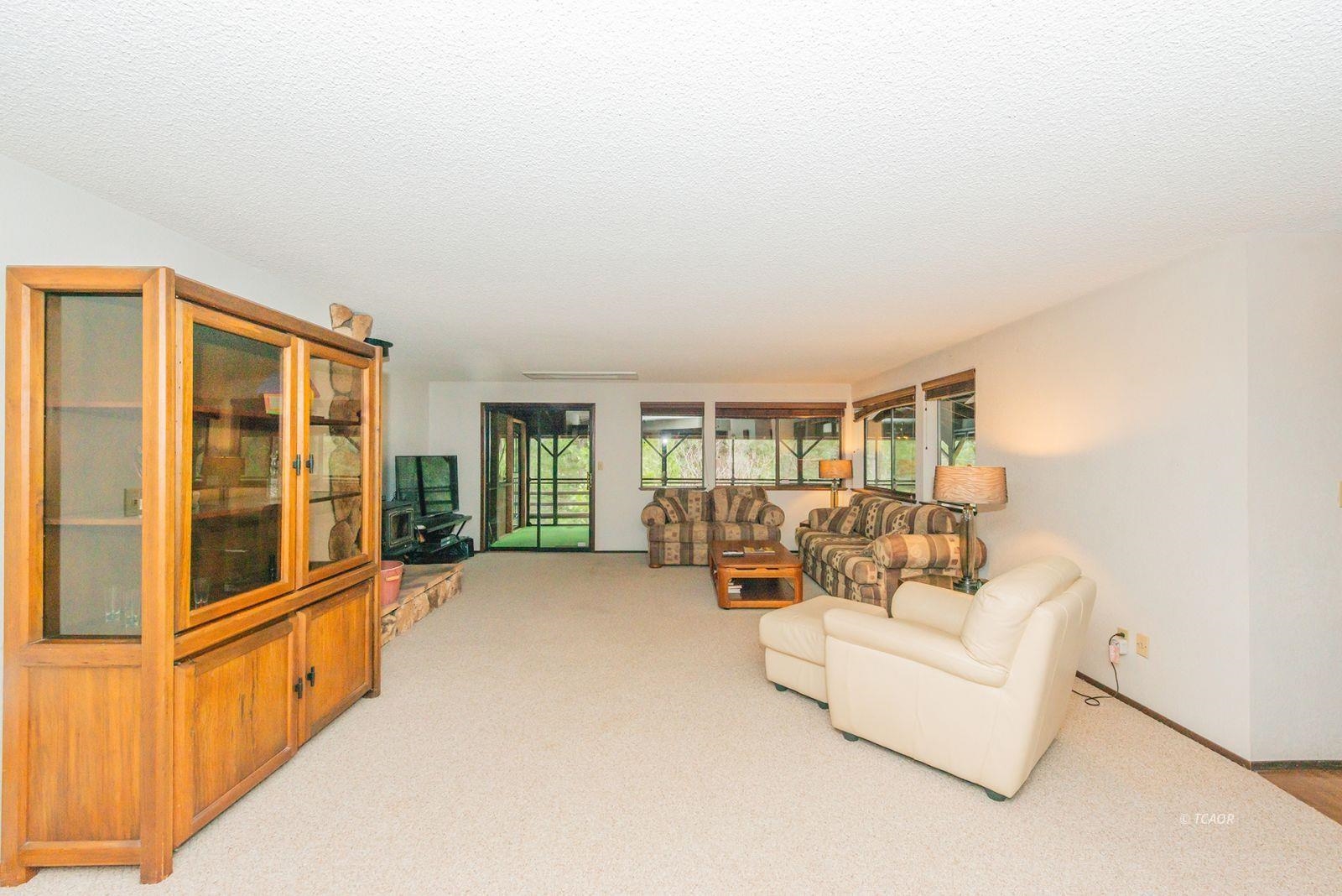 Detail Gallery Image 7 of 50 For 410 Lake Forest Dr., Trinity Center,  CA 96091 - 5 Beds | 2 Baths