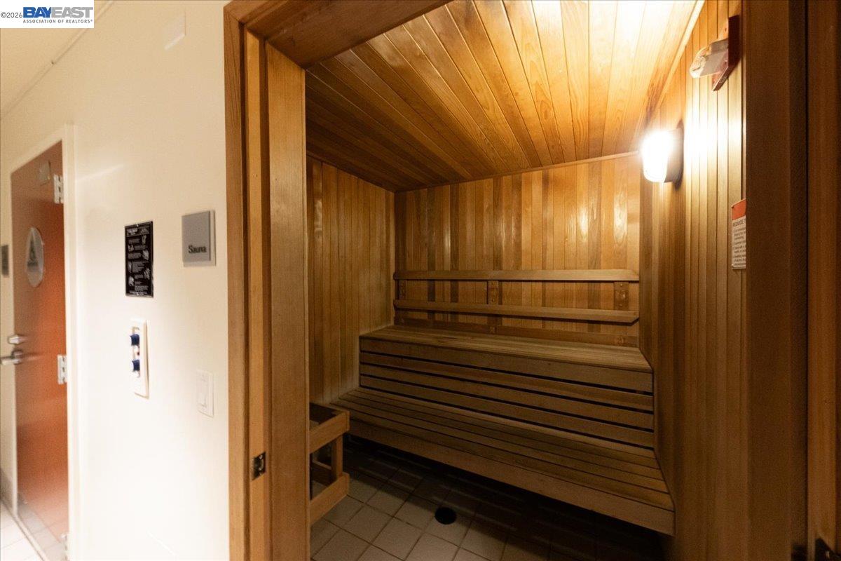 Detail Gallery Image 23 of 36 For 809 Clay St, Oakland,  CA 94607 - 1 Beds | 1 Baths