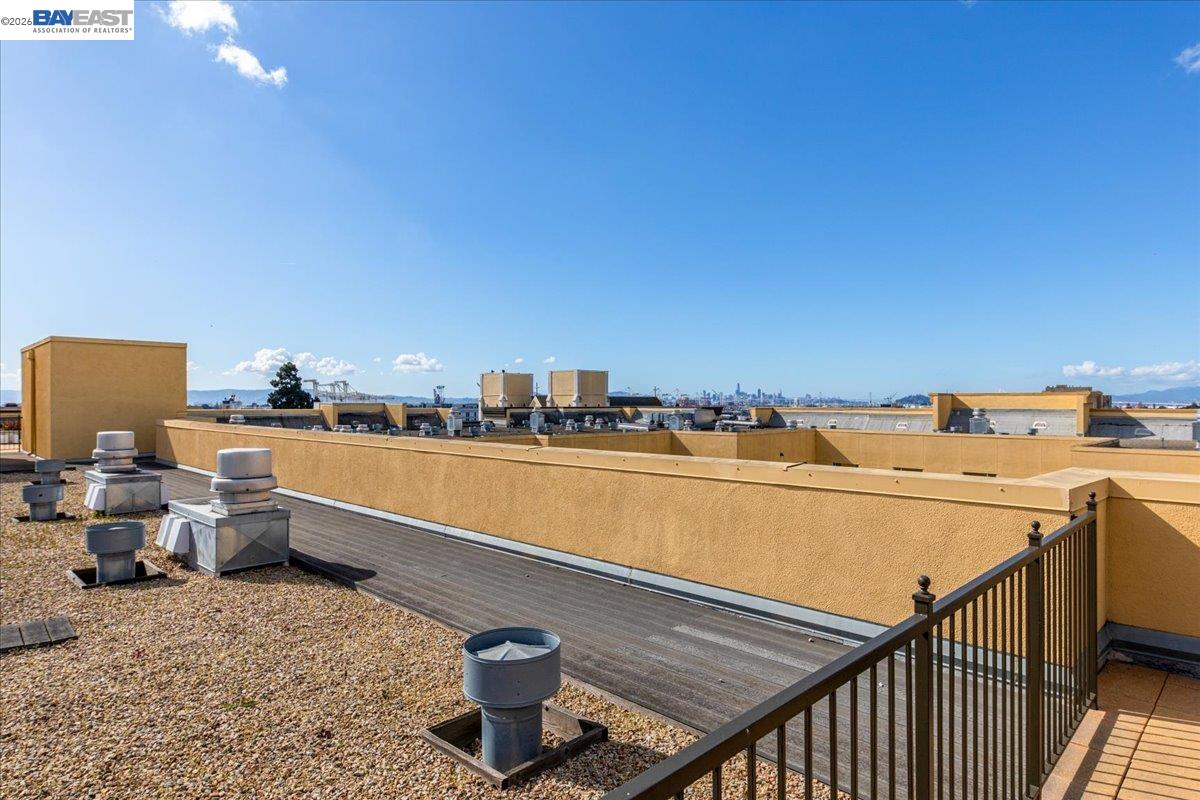 Detail Gallery Image 25 of 36 For 809 Clay St, Oakland,  CA 94607 - 1 Beds | 1 Baths