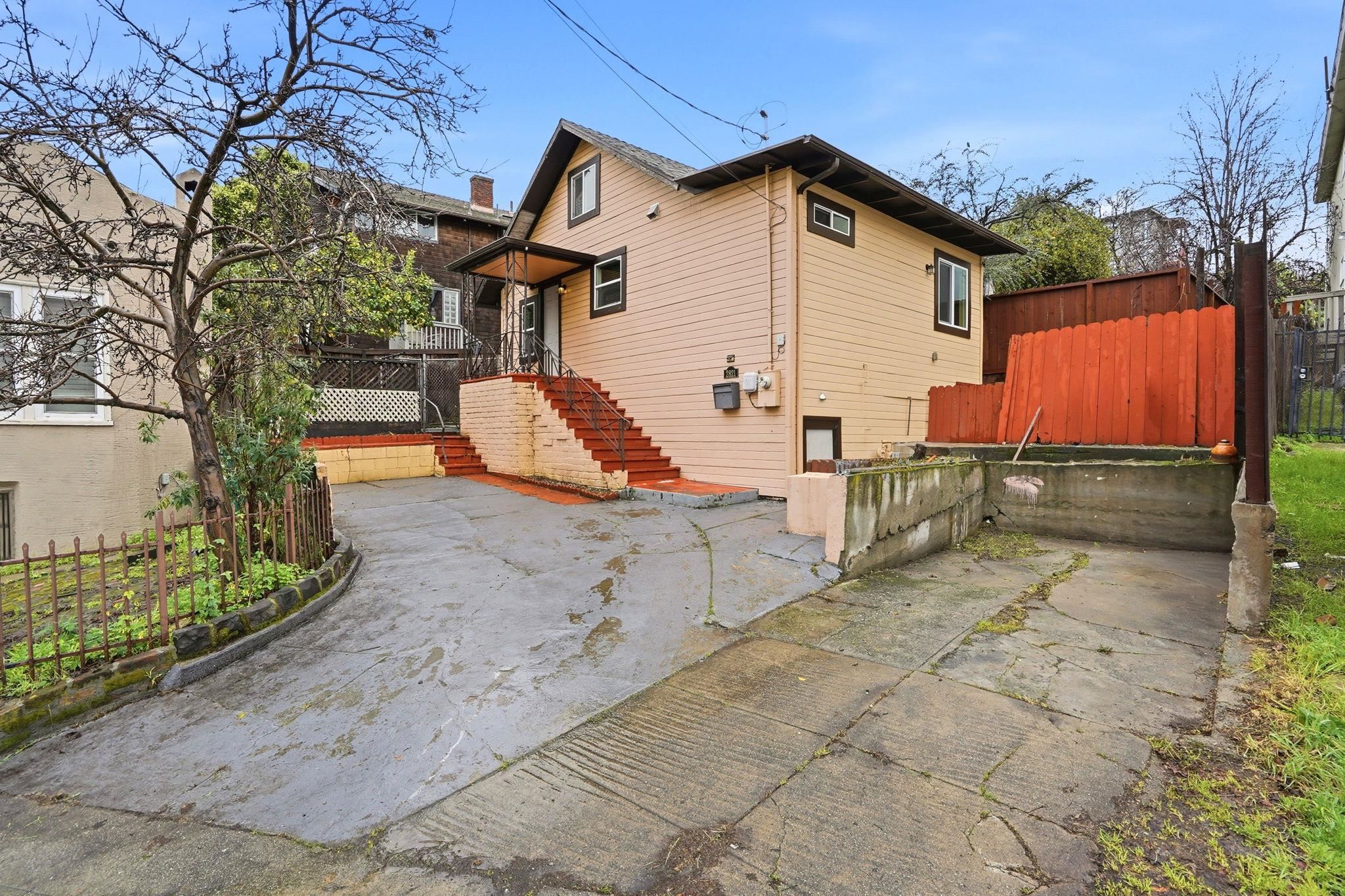 Detail Gallery Image 2 of 21 For 2821 Vallecito Pl, Oakland,  CA 94606 - 2 Beds | 1 Baths