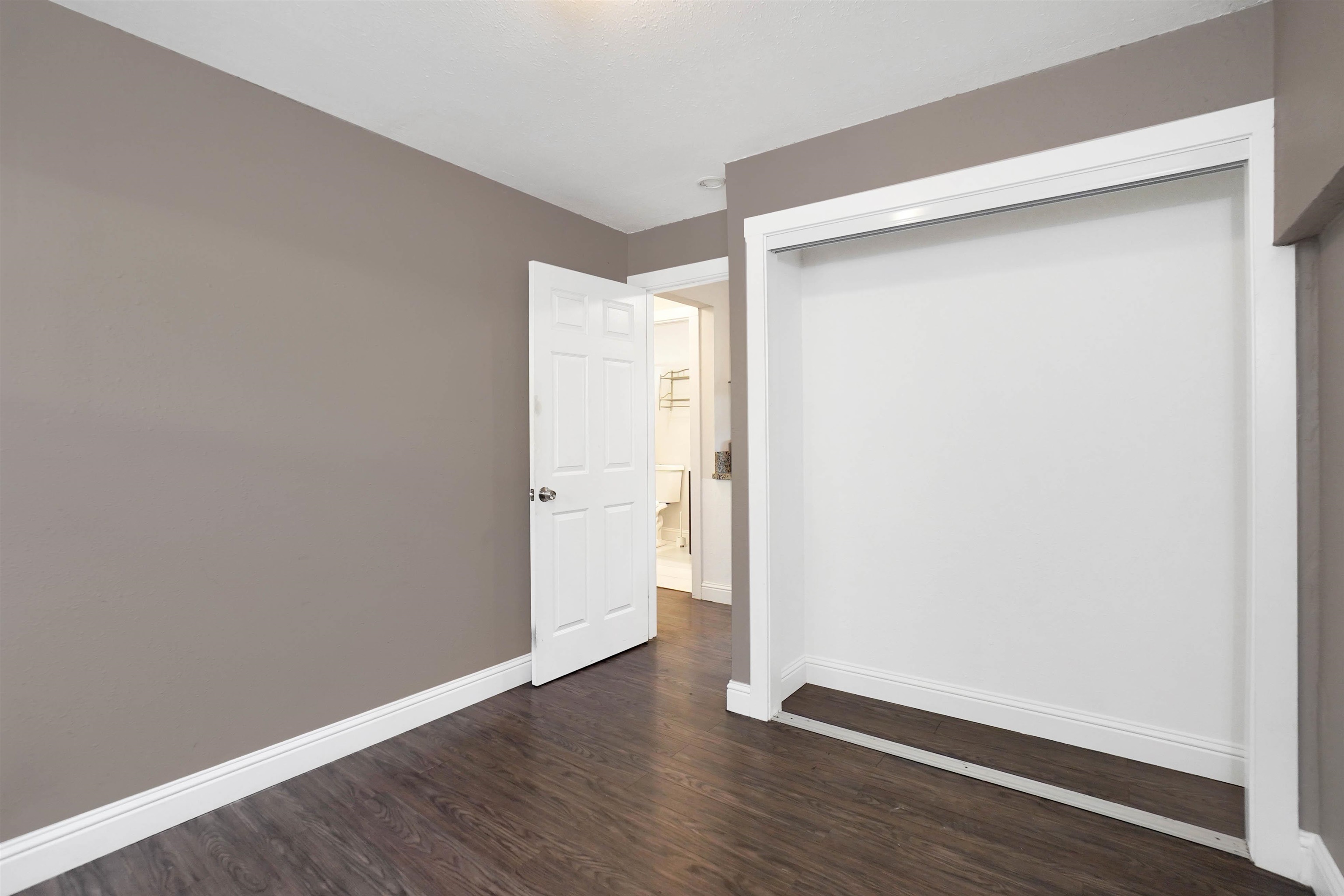 Detail Gallery Image 11 of 21 For 2821 Vallecito Pl, Oakland,  CA 94606 - 2 Beds | 1 Baths