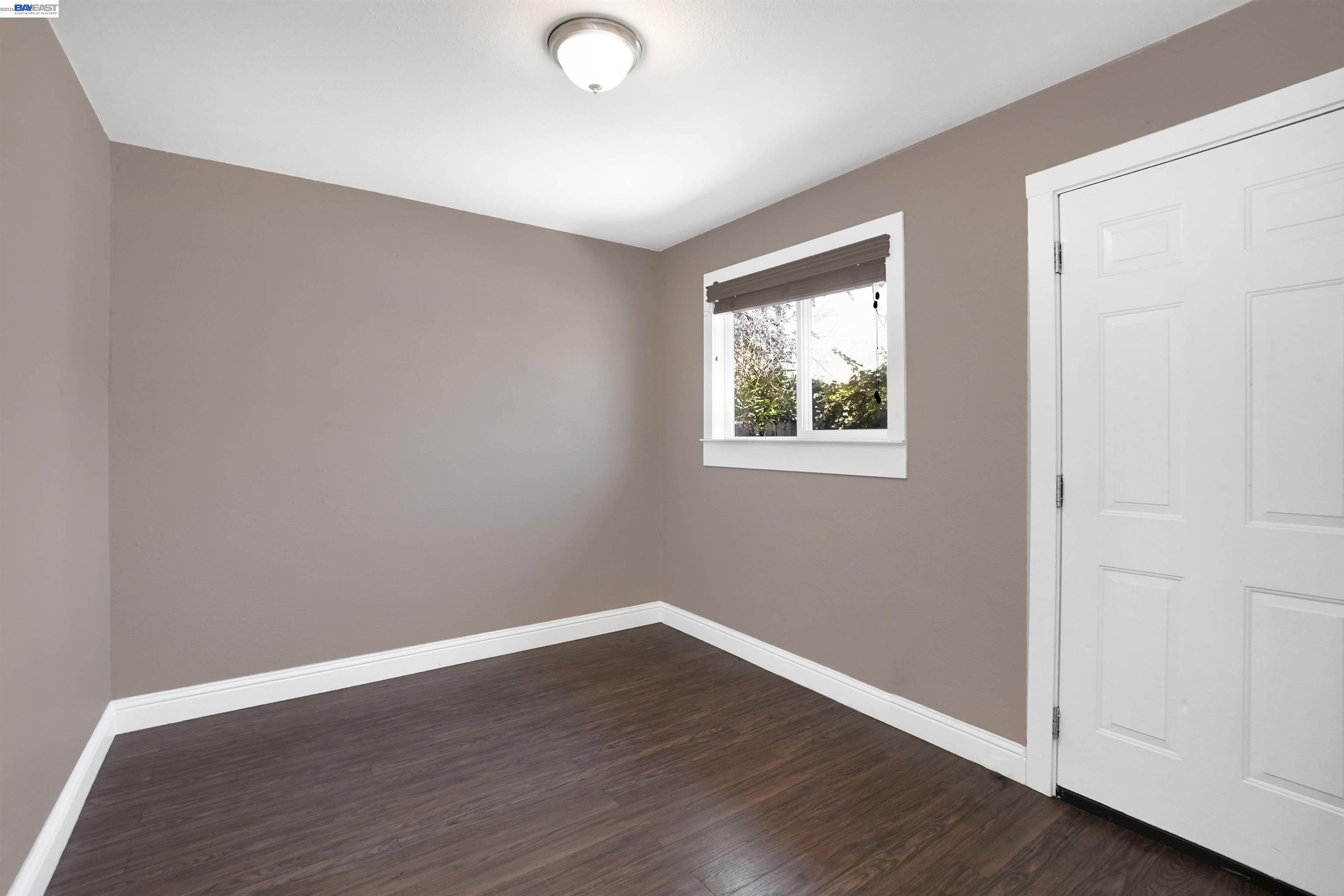 Detail Gallery Image 12 of 22 For 2821 Vallecito Pl, Oakland,  CA 94606 - 3 Beds | 1 Baths