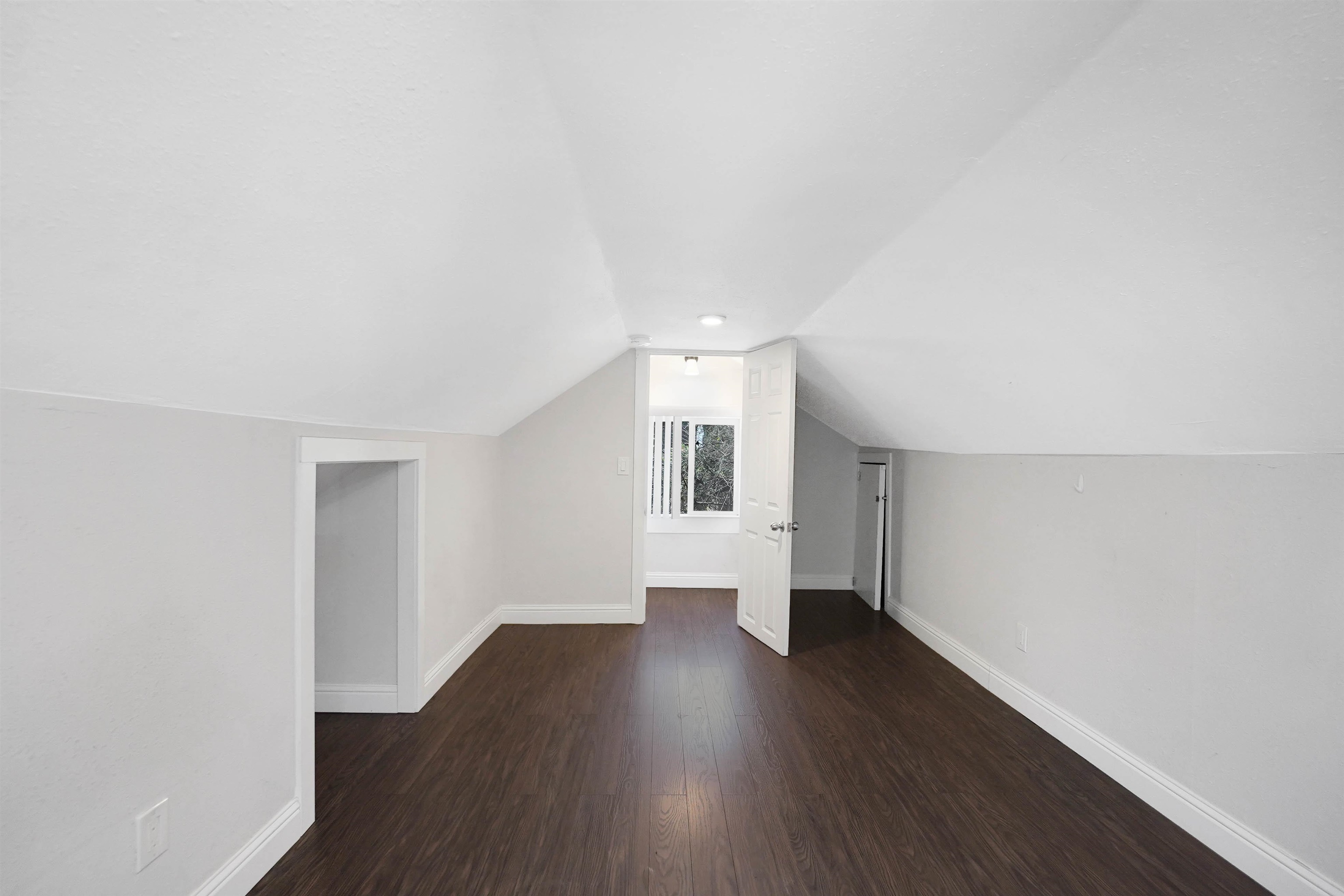 Detail Gallery Image 18 of 21 For 2821 Vallecito Pl, Oakland,  CA 94606 - 2 Beds | 1 Baths