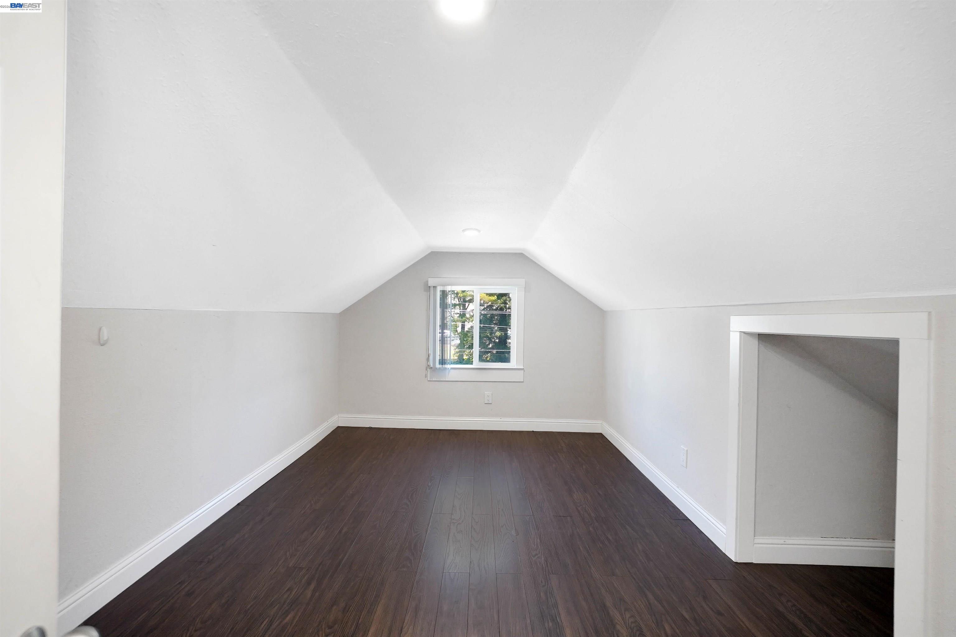 Detail Gallery Image 18 of 22 For 2821 Vallecito Pl, Oakland,  CA 94606 - 3 Beds | 1 Baths