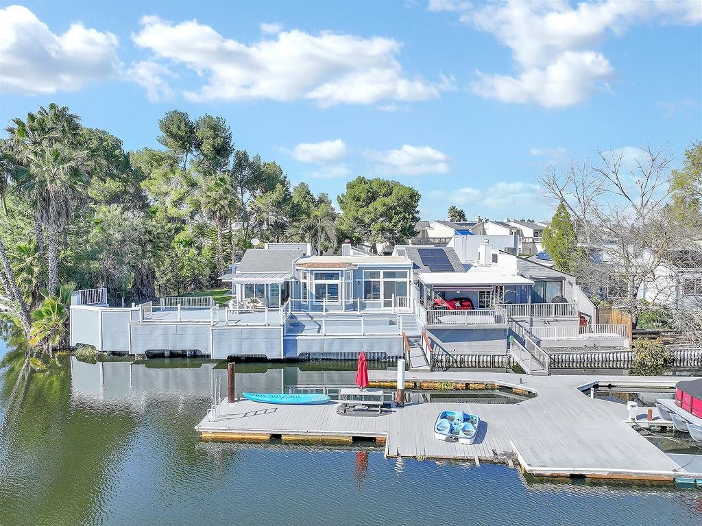 Detail Gallery Image 2 of 47 For 1240 Marina Cir, Discovery Bay,  CA 94505 - 3 Beds | 3 Baths