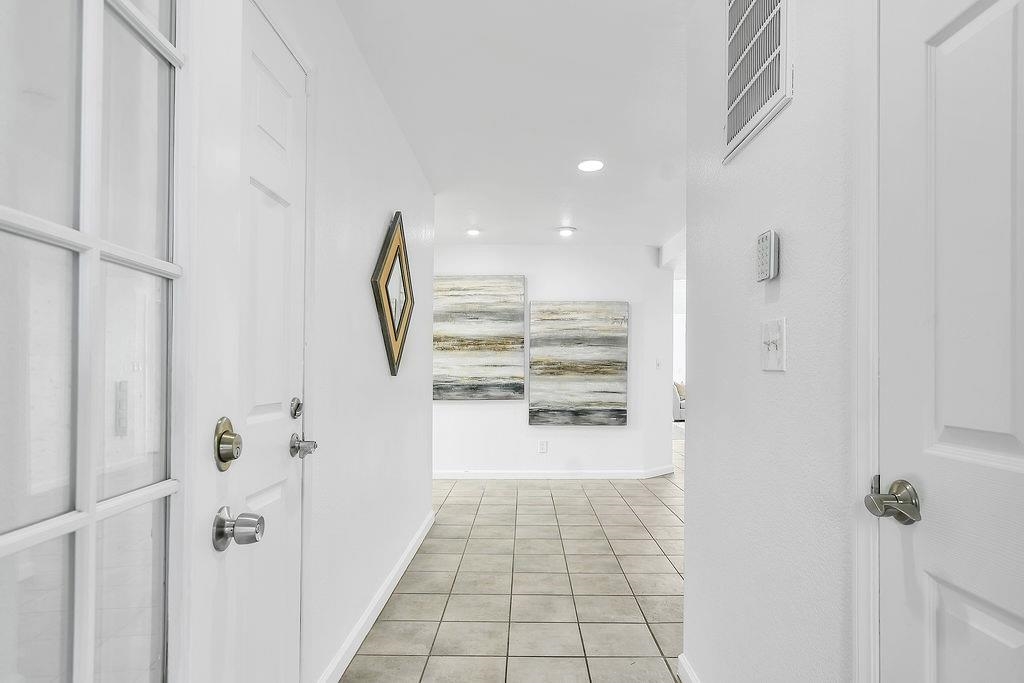 Detail Gallery Image 3 of 47 For 1240 Marina Cir, Discovery Bay,  CA 94505 - 3 Beds | 3 Baths