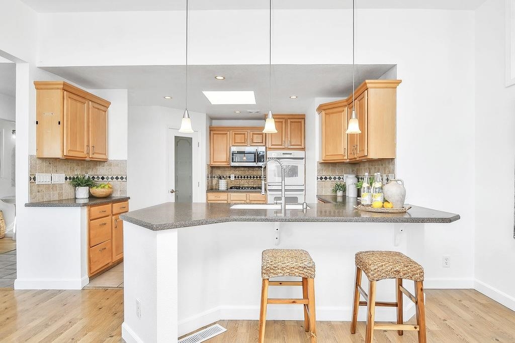 Detail Gallery Image 9 of 47 For 1240 Marina Cir, Discovery Bay,  CA 94505 - 3 Beds | 3 Baths