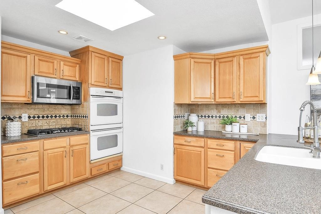 Detail Gallery Image 10 of 47 For 1240 Marina Cir, Discovery Bay,  CA 94505 - 3 Beds | 3 Baths