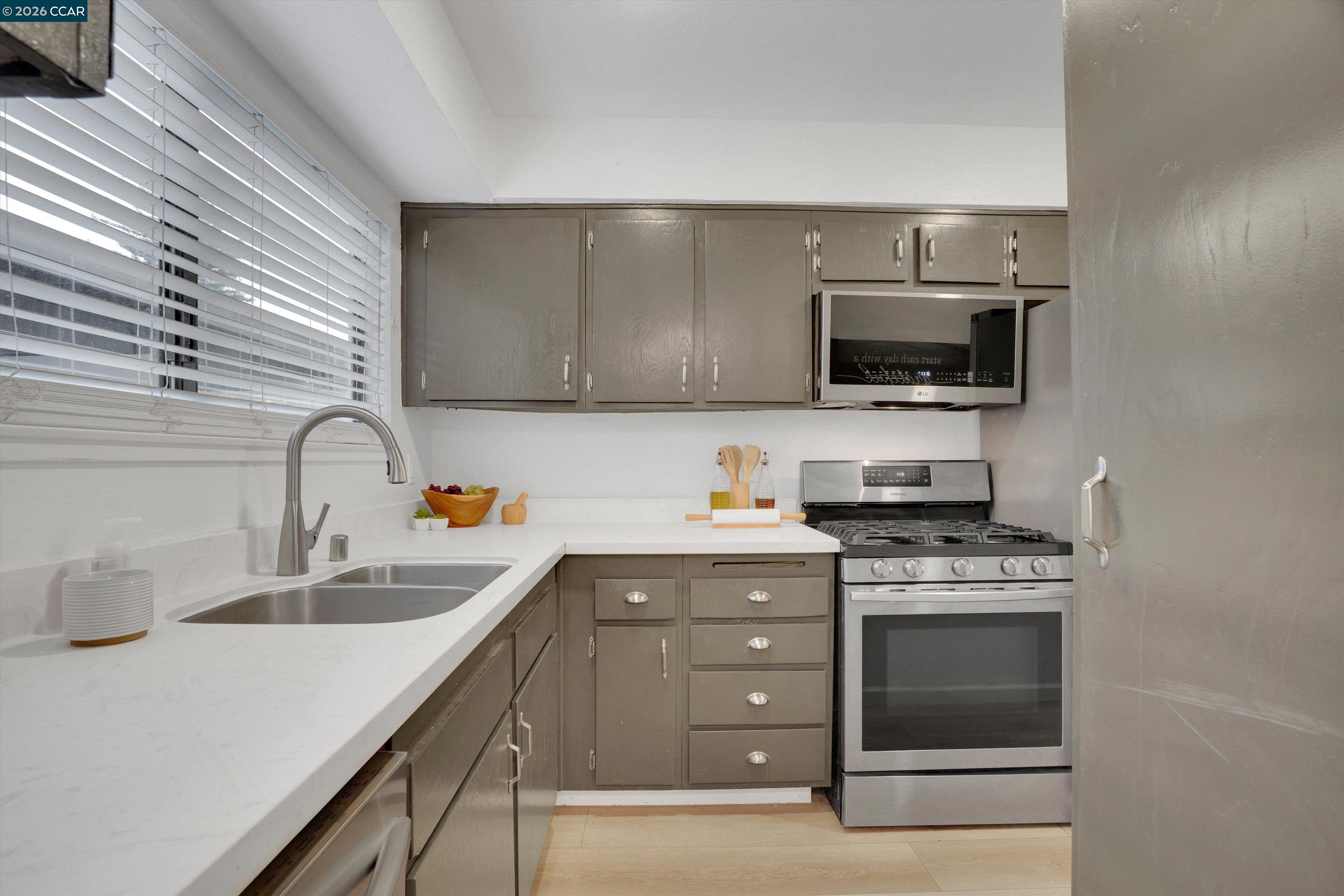 Photo #3: 41124325 Listing: Photo #3