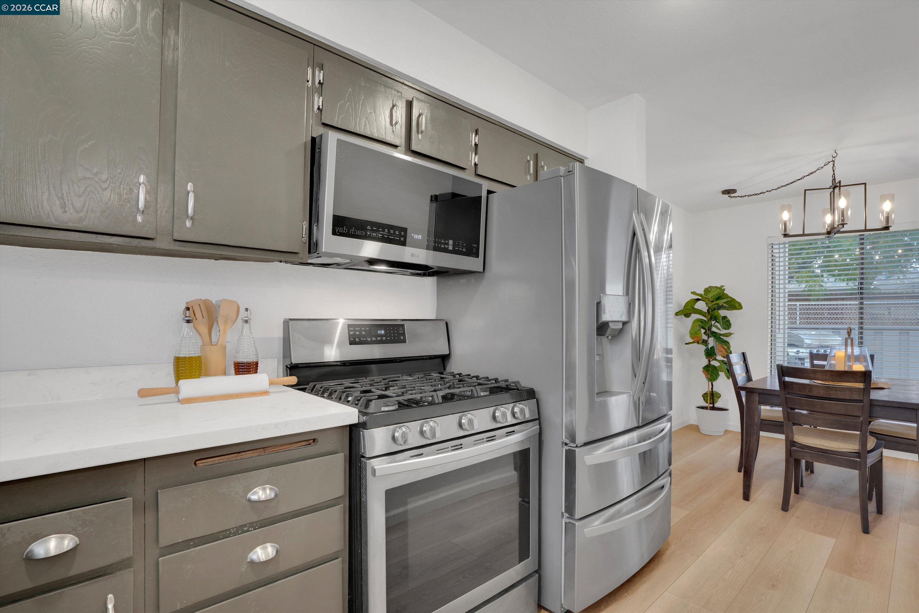 Photo #4: 41124325 Listing: Photo #4