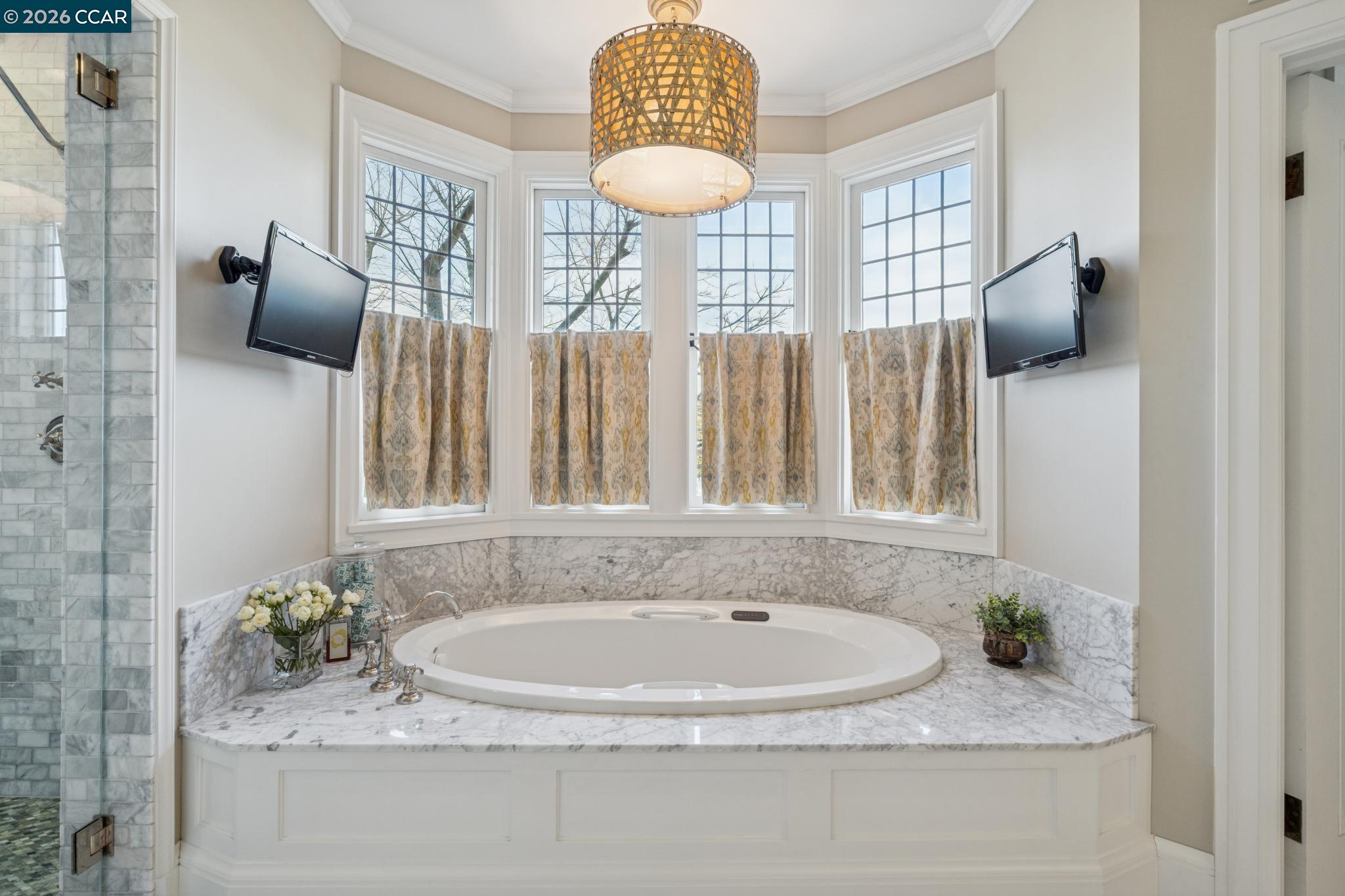 Detail Gallery Image 34 of 60 For 62 Farragut Ave, Piedmont,  CA 94610 - 6 Beds | 8/1 Baths