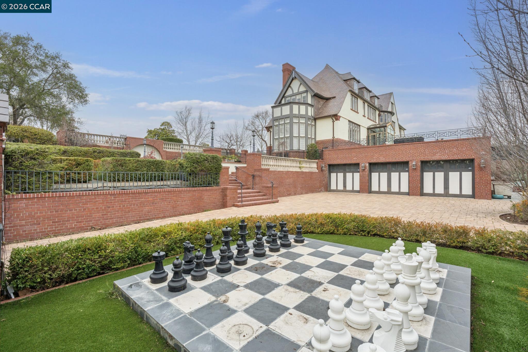 Detail Gallery Image 57 of 60 For 62 Farragut Ave, Piedmont,  CA 94610 - 6 Beds | 8/1 Baths