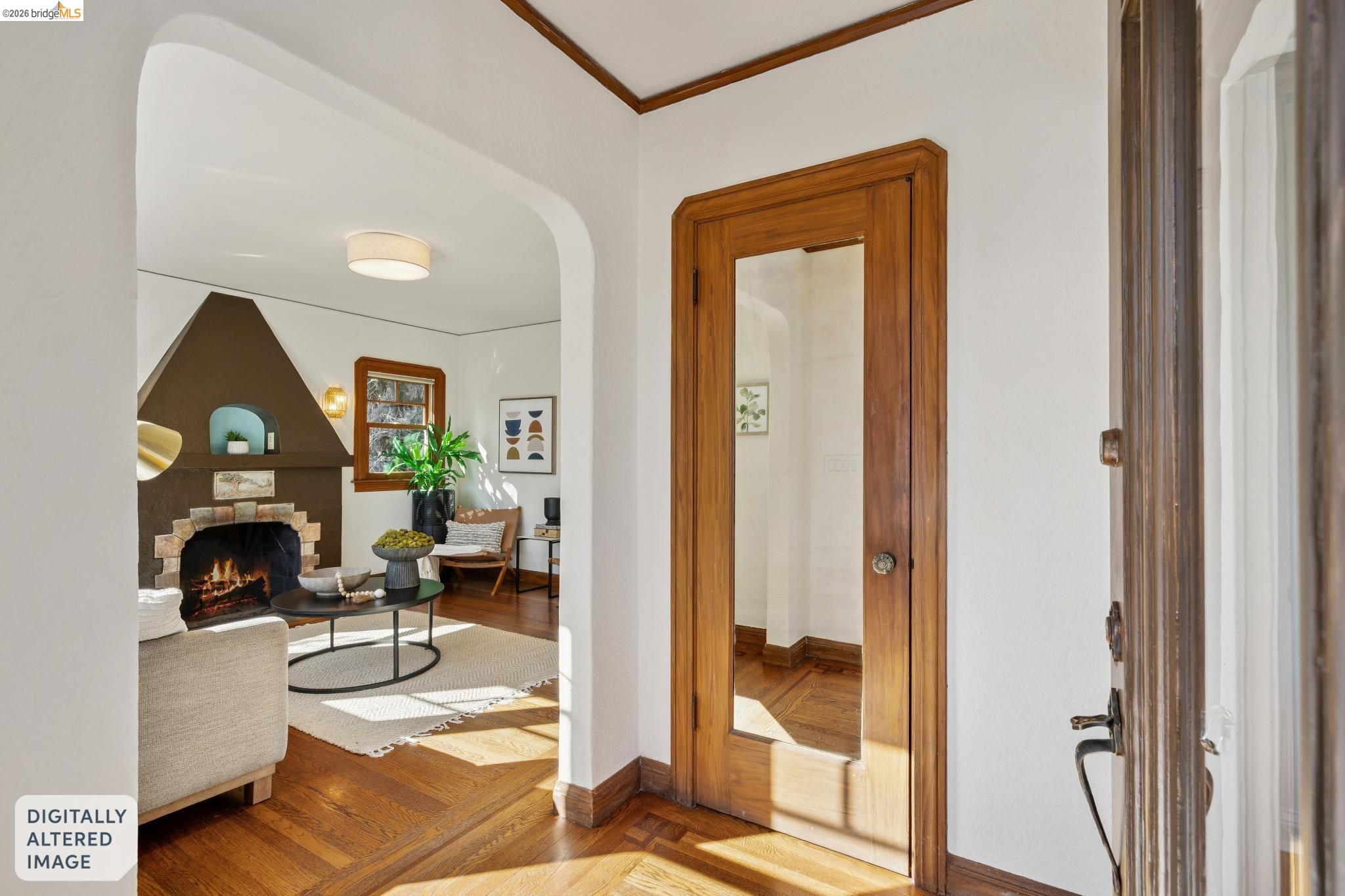 Detail Gallery Image 4 of 59 For 1207 Francisco Street #2,  Berkeley,  CA 94702 - 3 Beds | 2 Baths