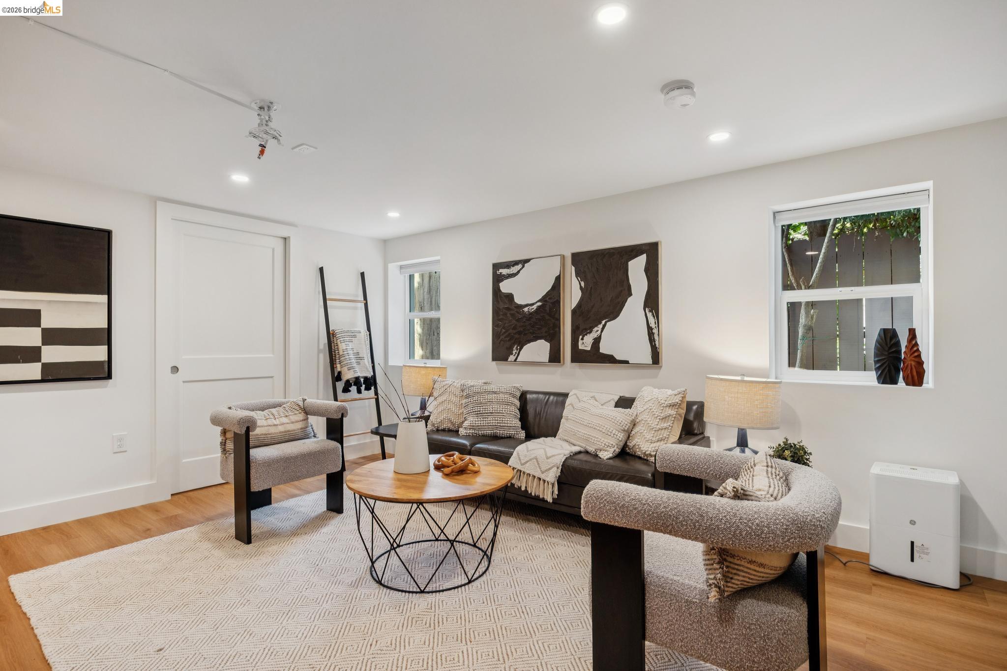 Detail Gallery Image 32 of 59 For 1207 Francisco Street #2,  Berkeley,  CA 94702 - 3 Beds | 2 Baths