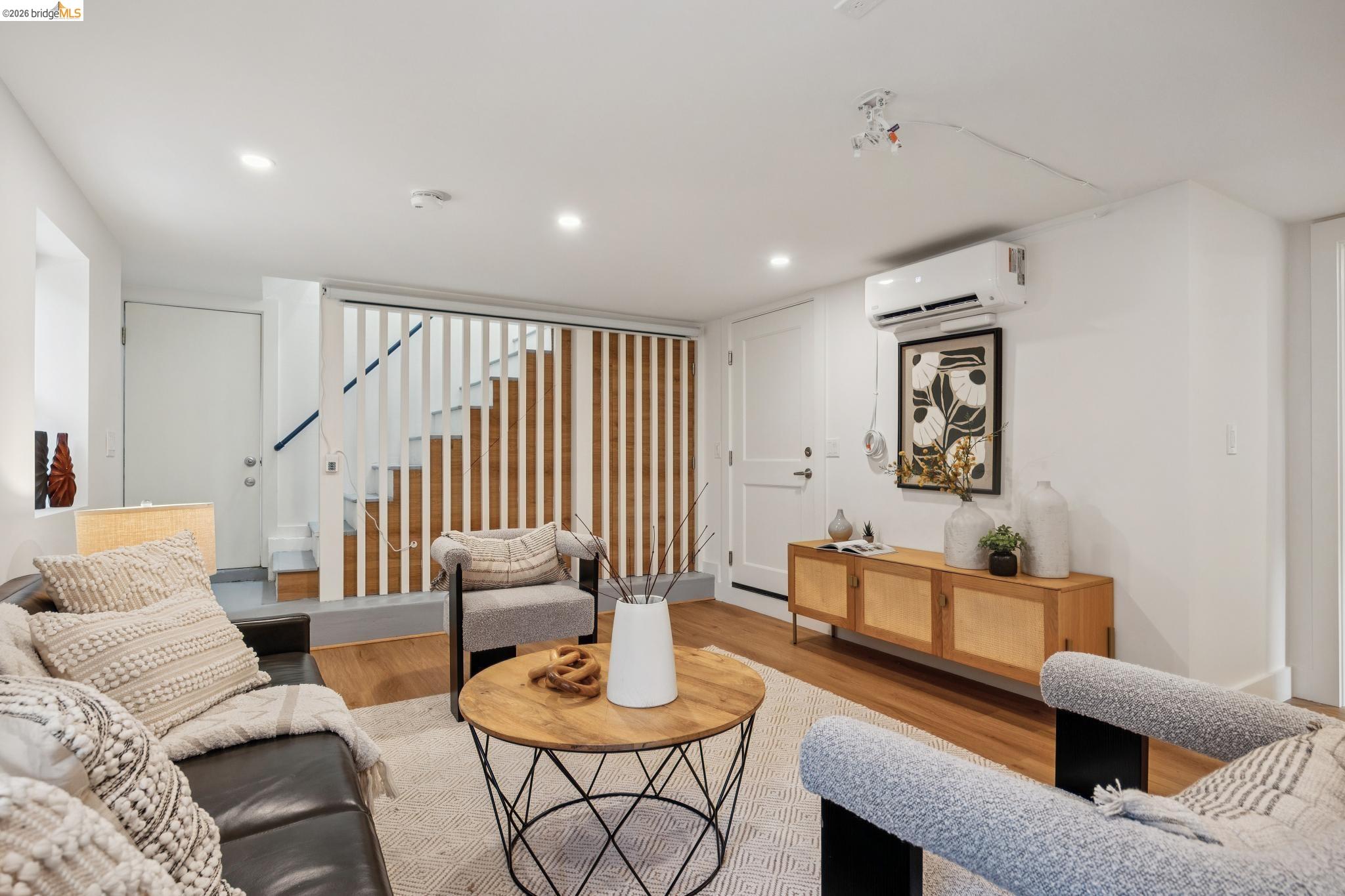 Detail Gallery Image 34 of 59 For 1207 Francisco Street #2,  Berkeley,  CA 94702 - 3 Beds | 2 Baths